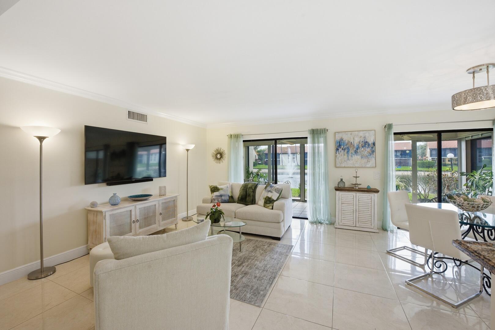 10223 N Circle Lake Drive 102