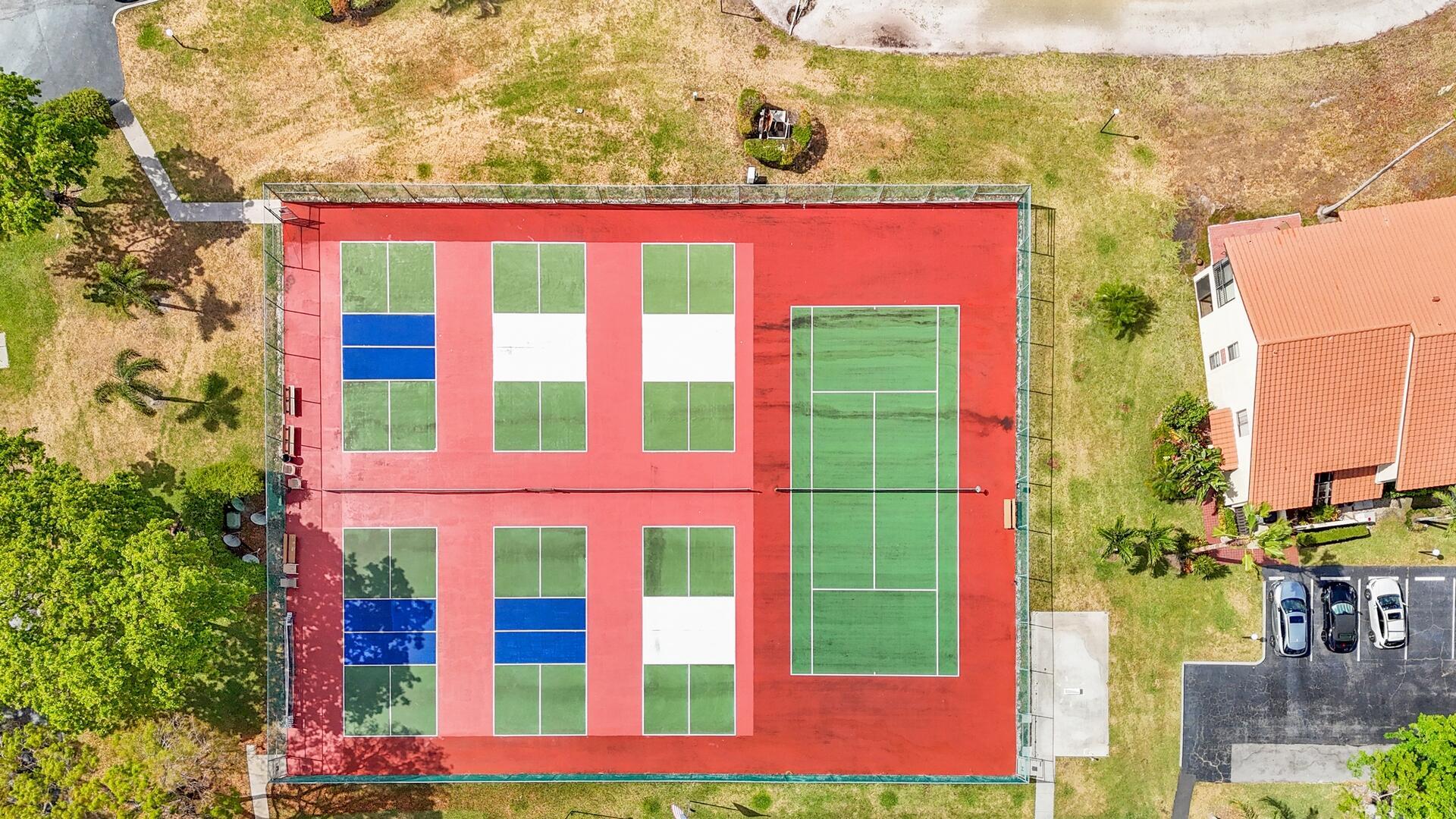 10223 N Circle Lake Drive 102