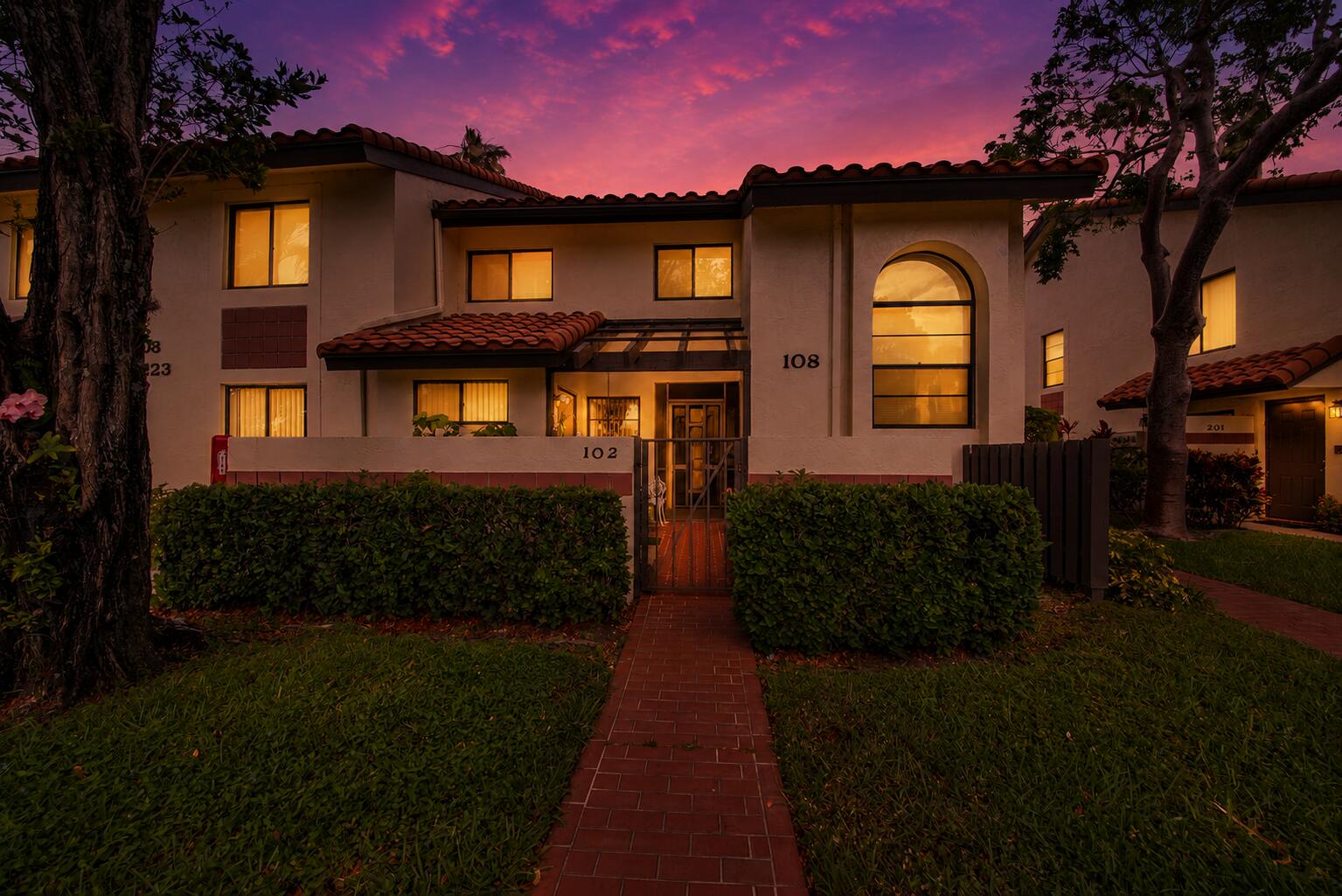 10223 N Circle Lake Drive 102