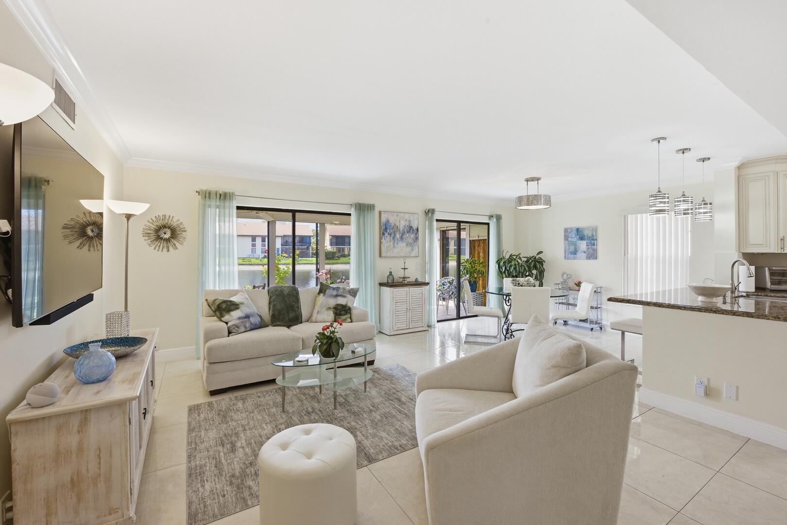 10223 N Circle Lake Drive 102