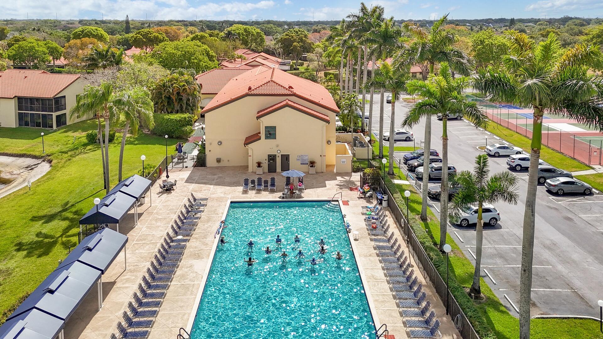 10223 N Circle Lake Drive 102