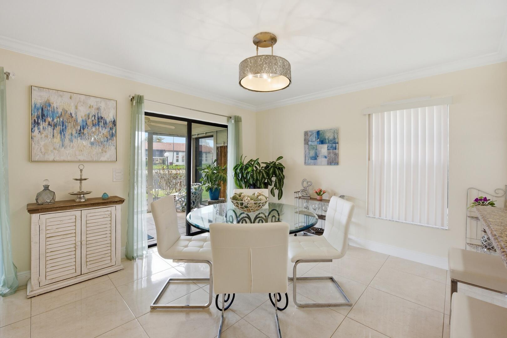 10223 N Circle Lake Drive 102