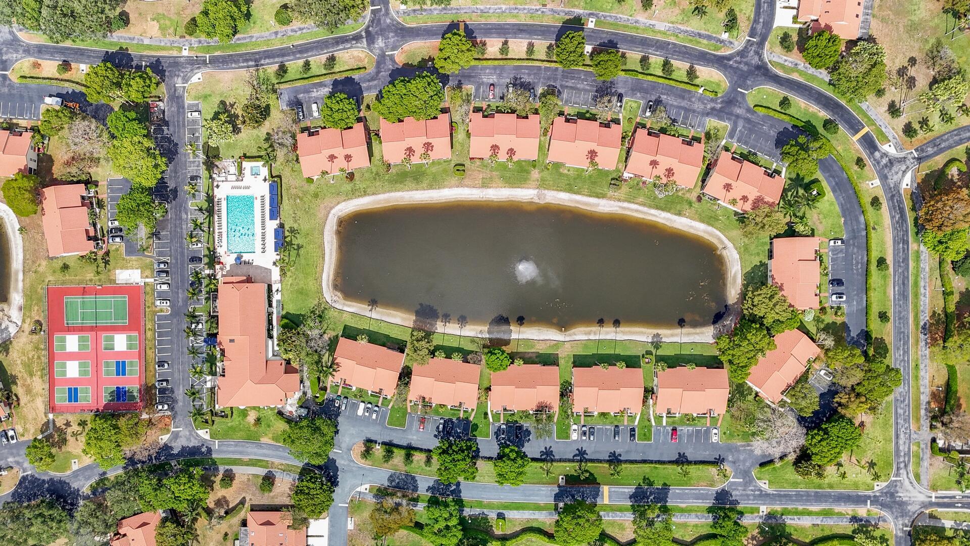 10223 N Circle Lake Drive 102