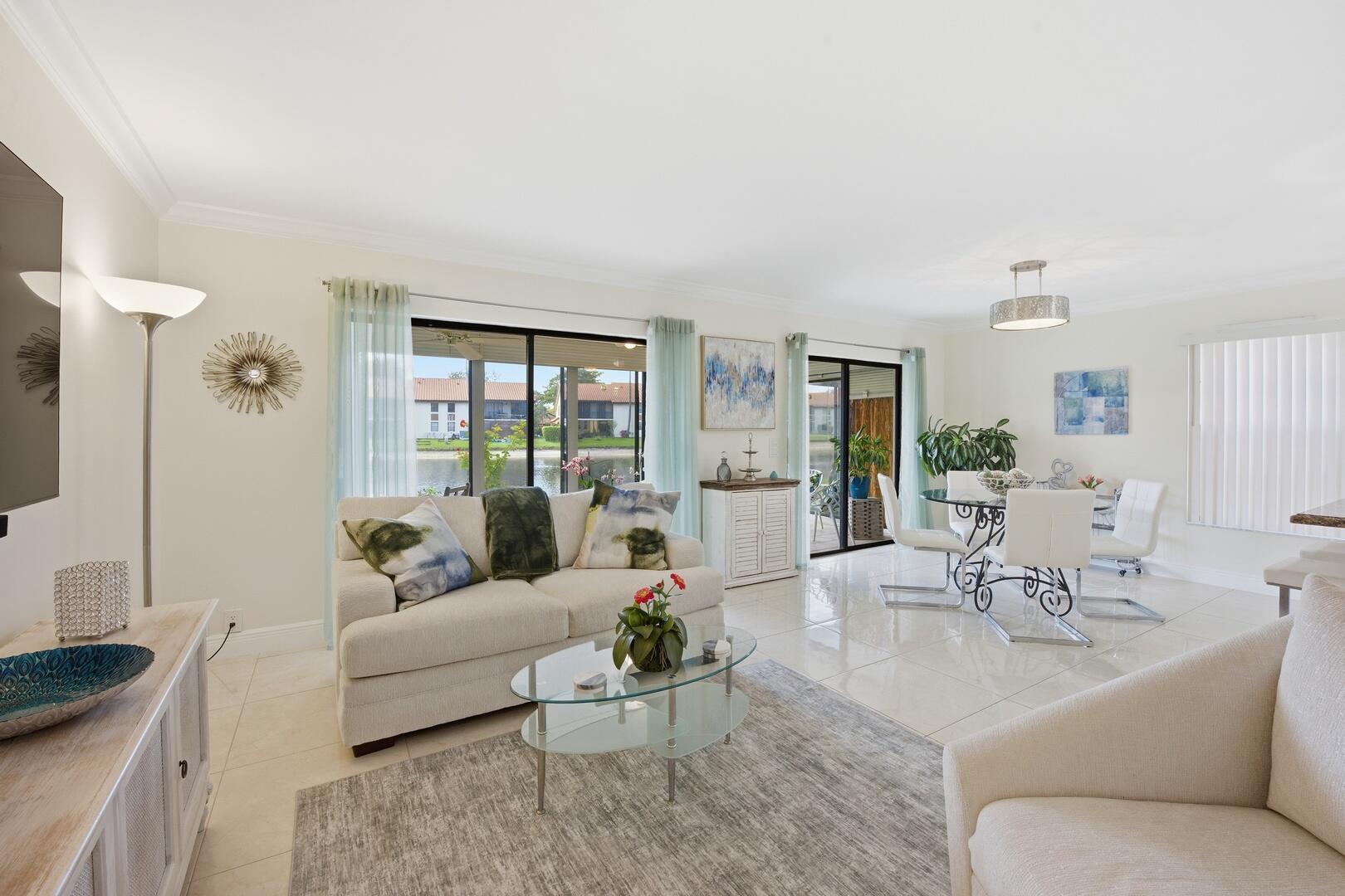 10223 N Circle Lake Drive 102