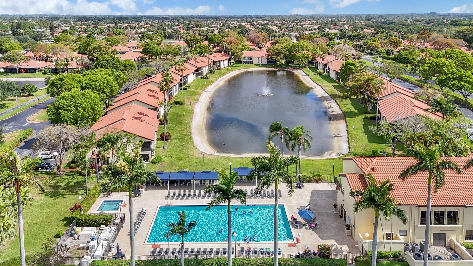 10223 N Circle Lake Drive 102