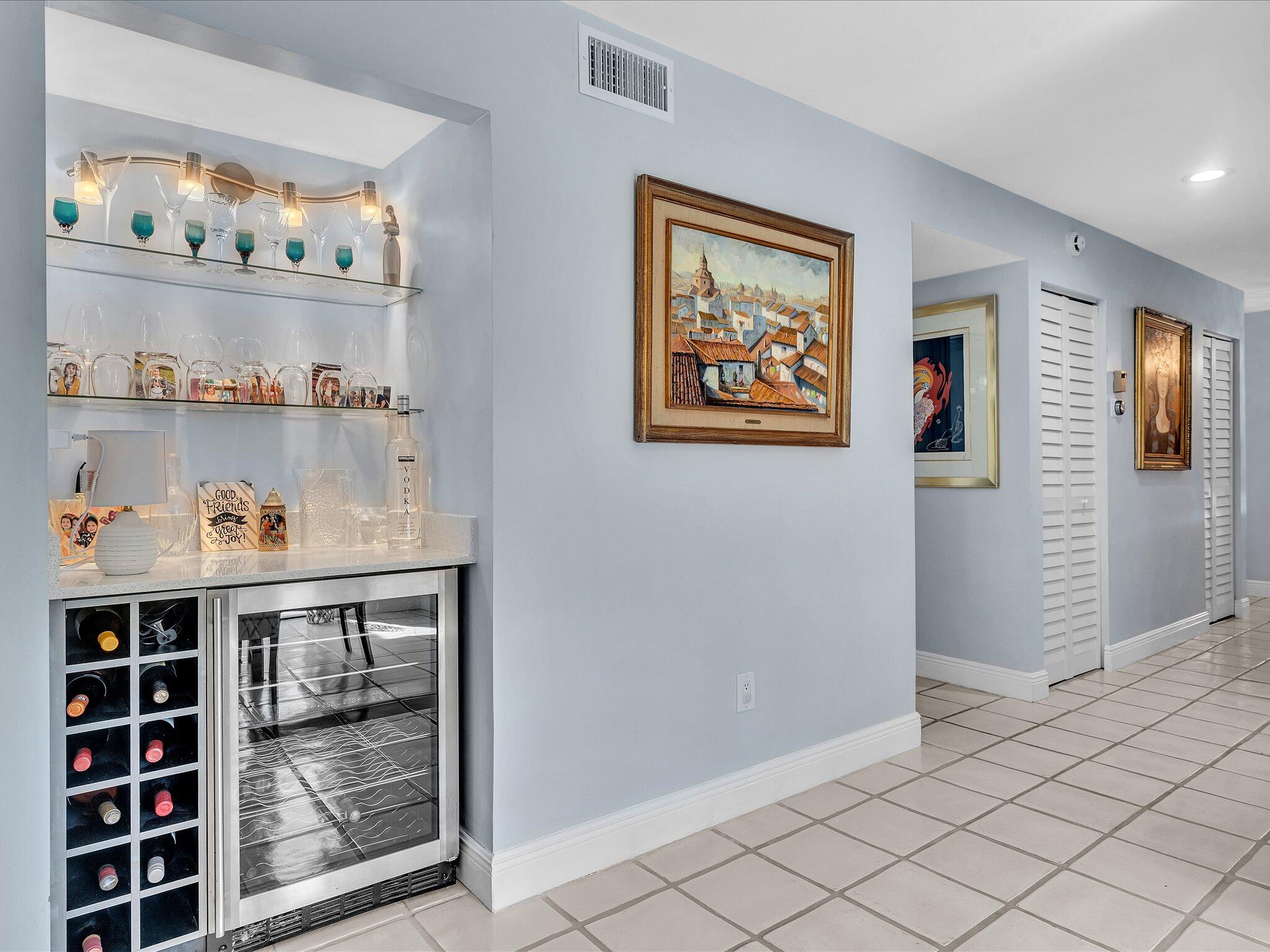 8410 Casa Del Lago