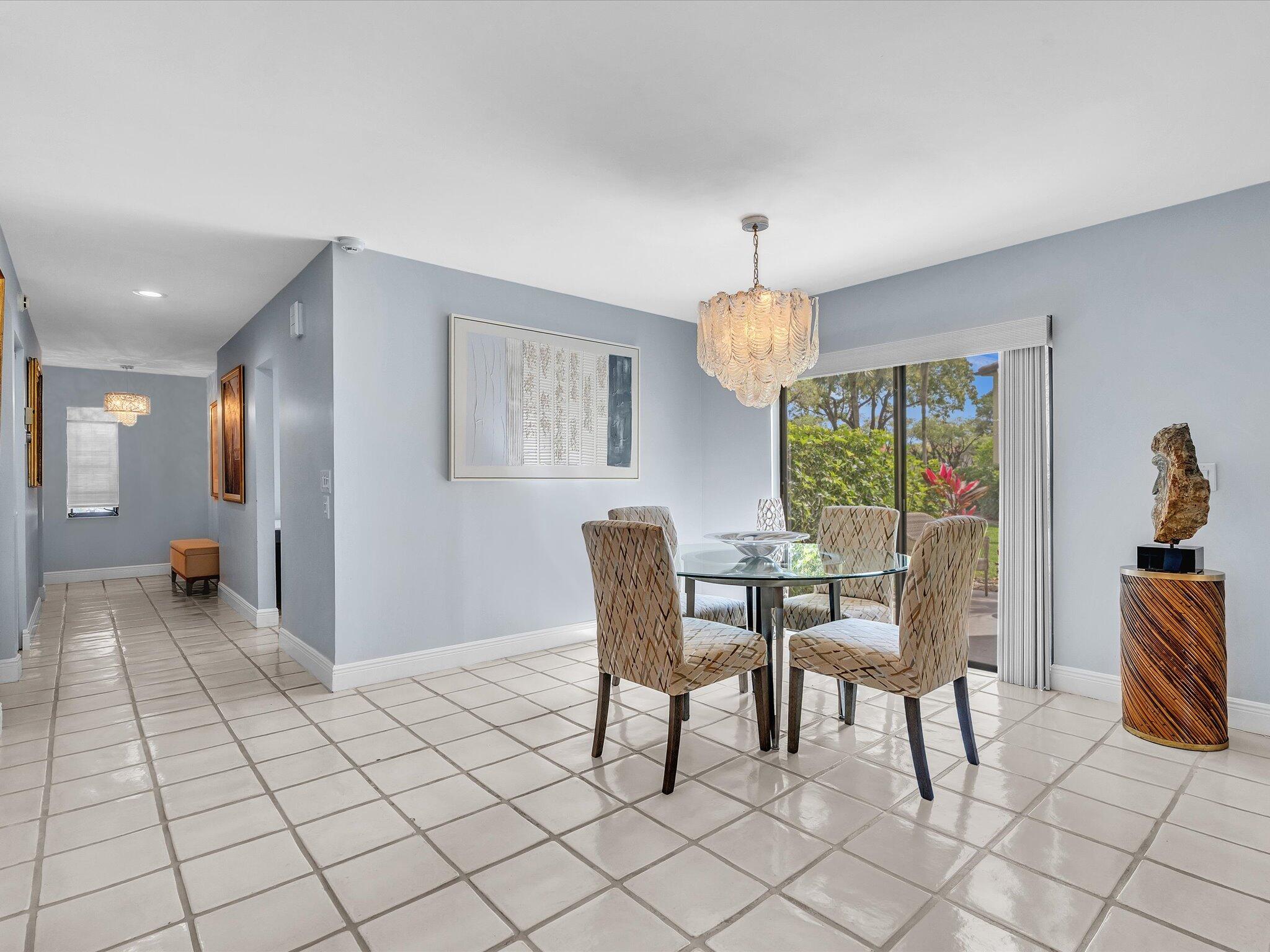 8410 Casa Del Lago