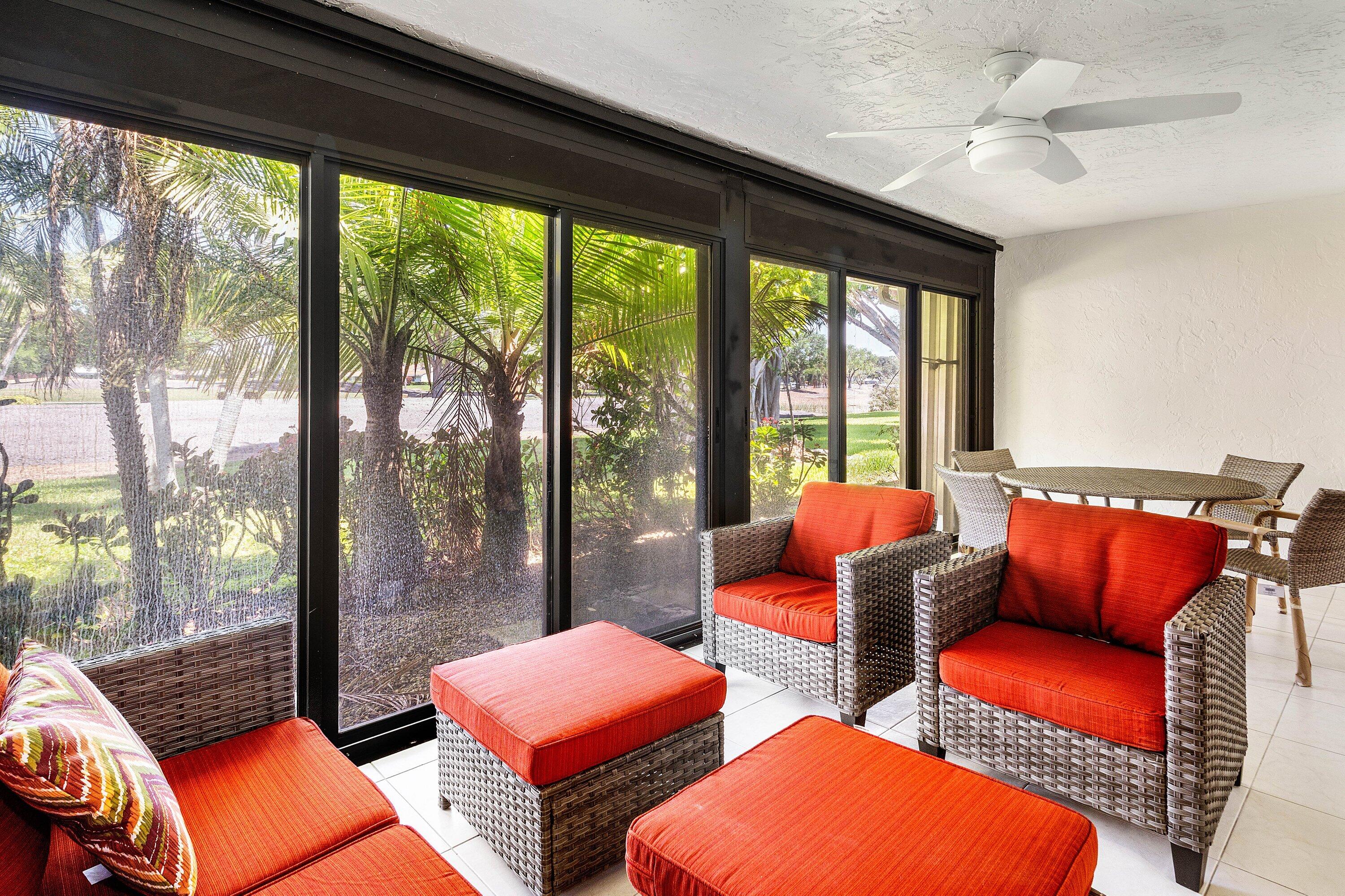 27 Stratford Ln Lane W C