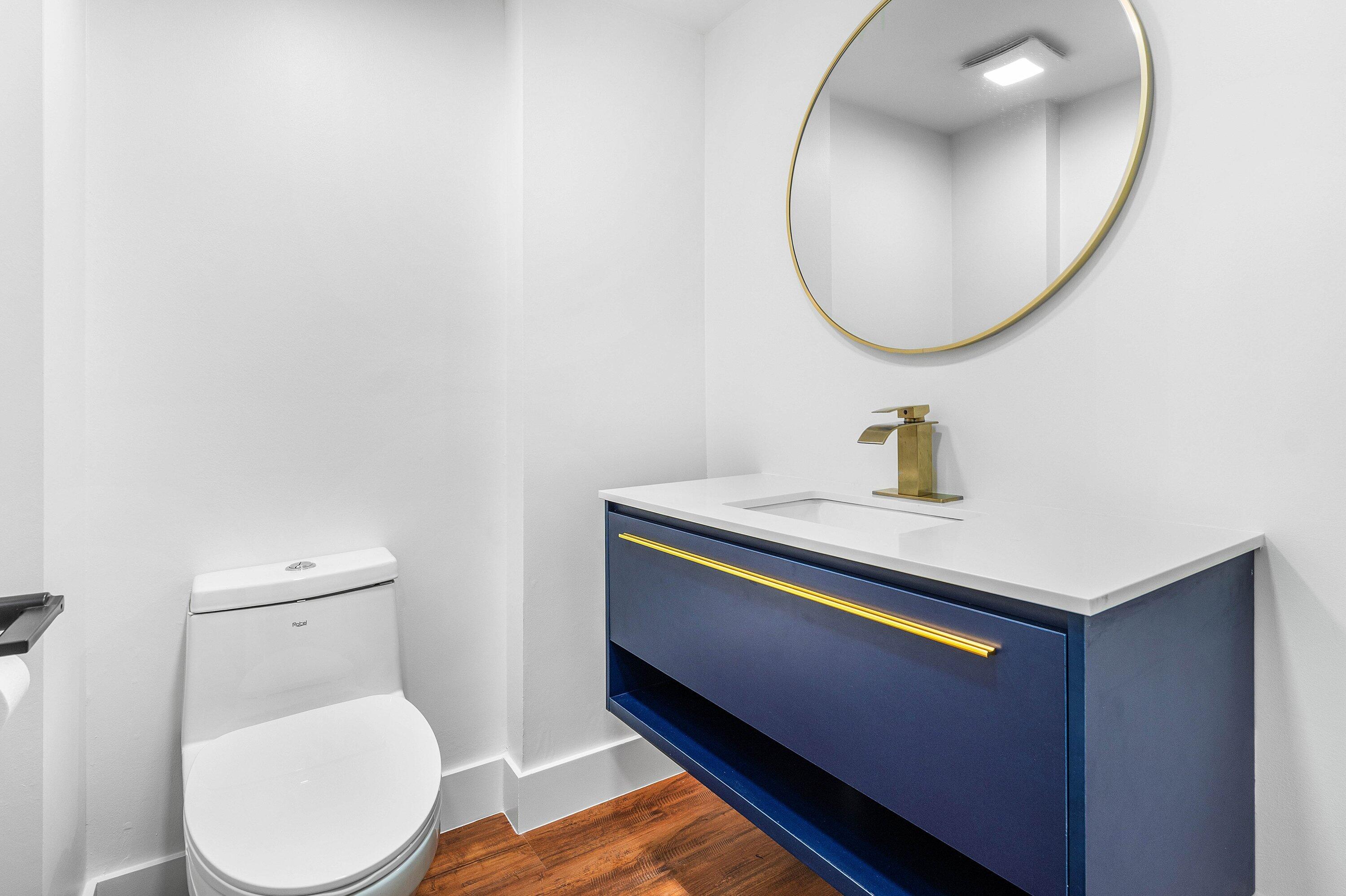 27 Stratford Ln Lane W C