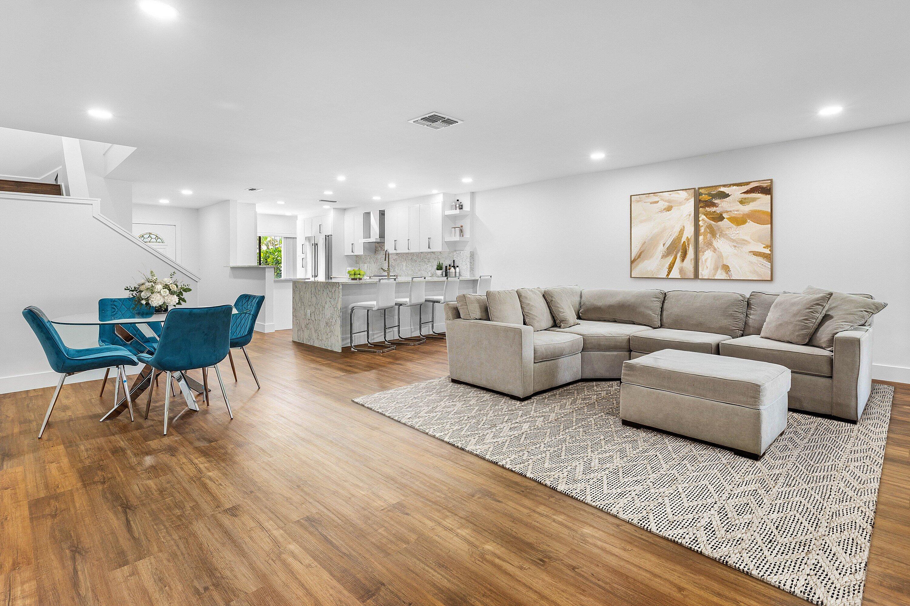 27 Stratford Ln Lane W C