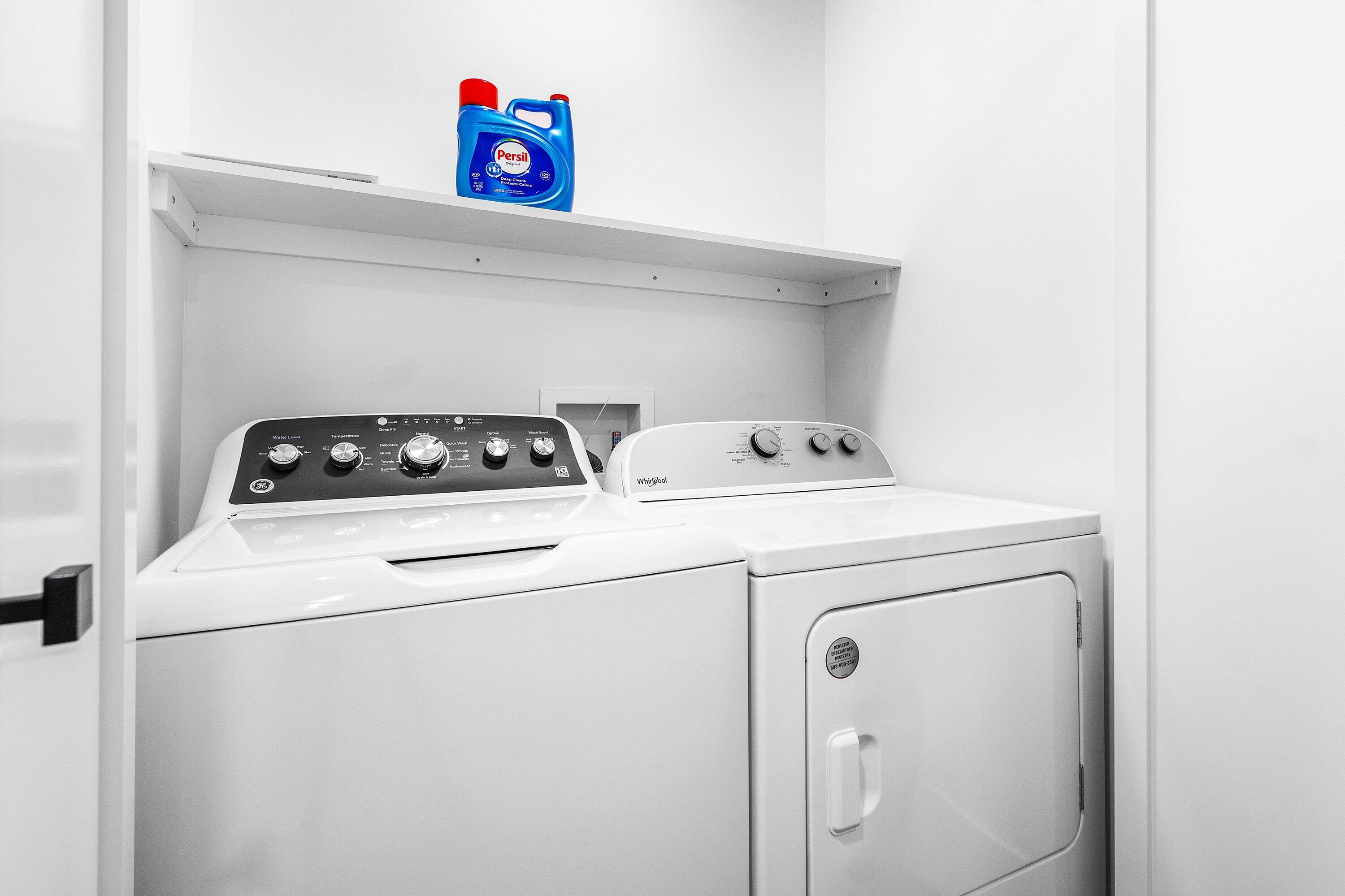 27 Stratford Ln Lane W C