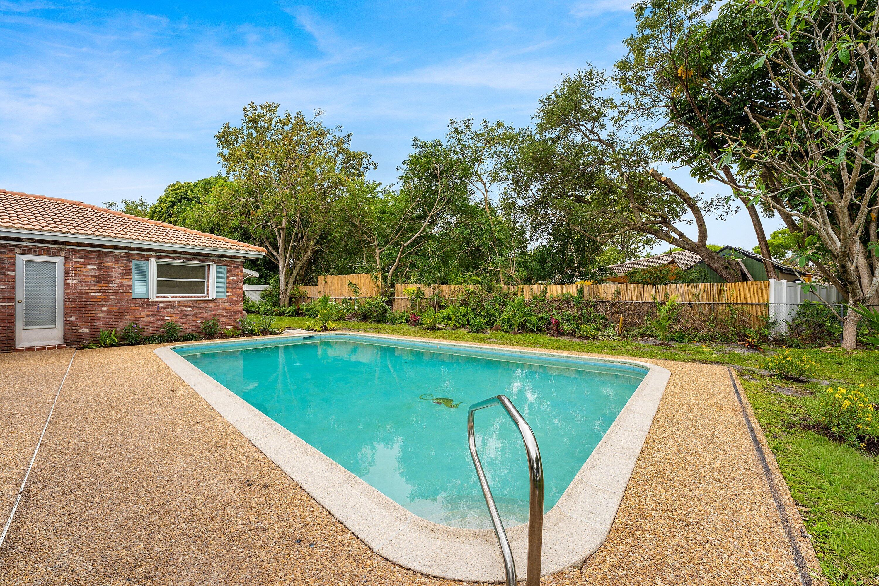 931 NW 9th Court