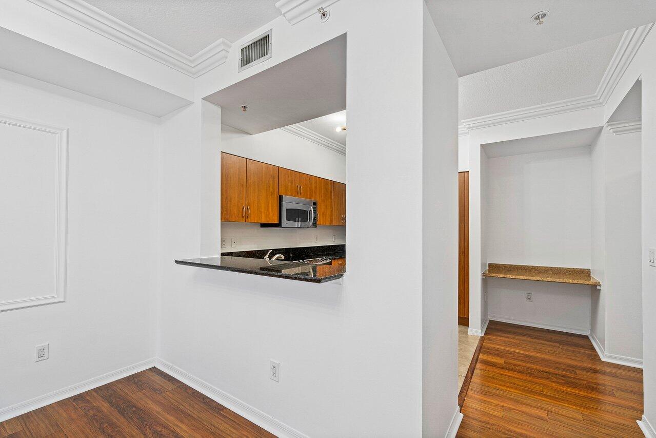 233 S Federal Highway 408