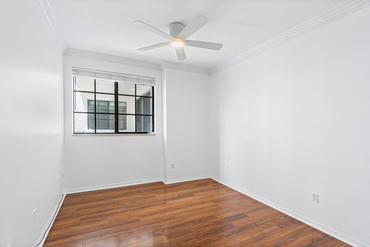 233 S Federal Highway 408