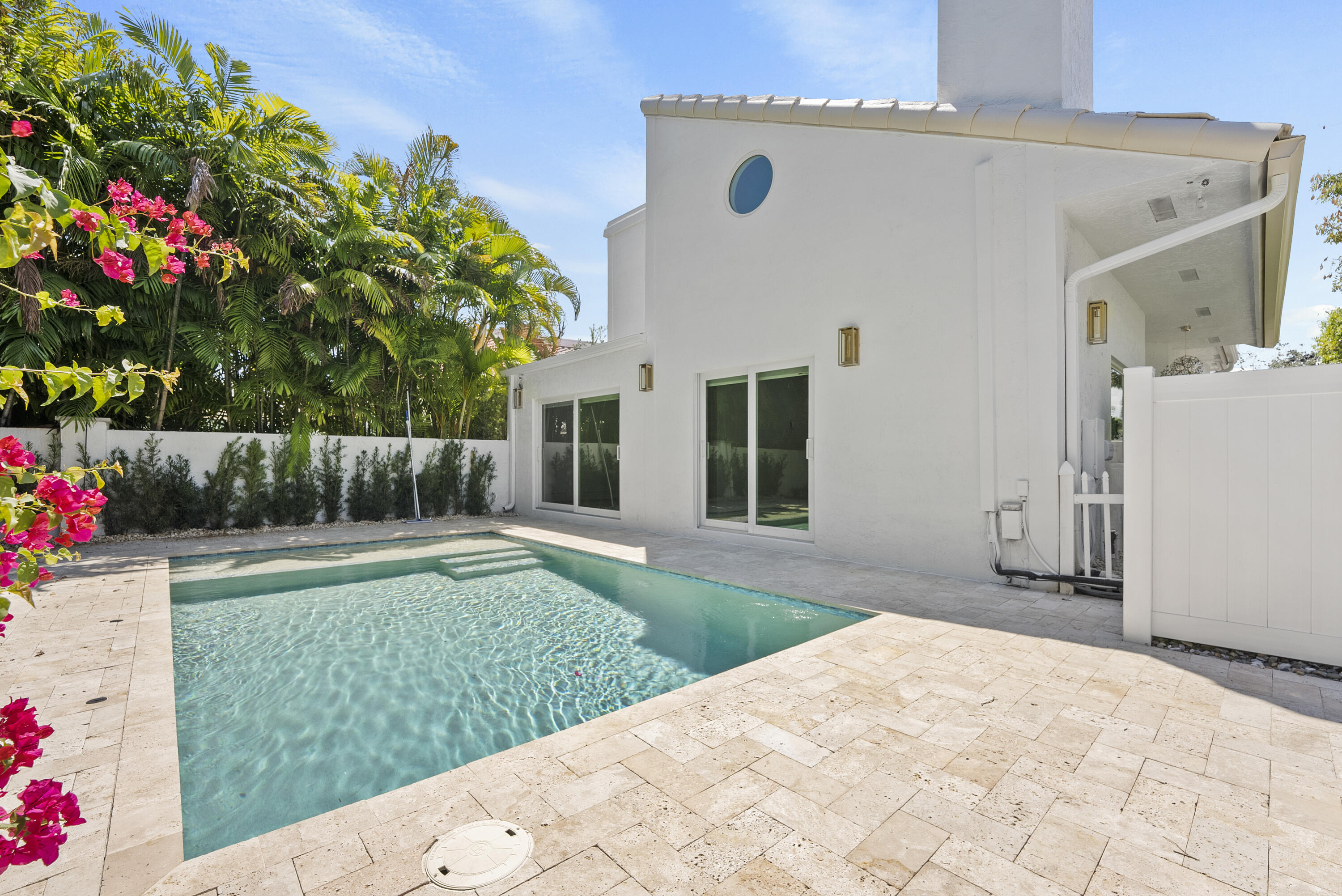 221 Pelican Way