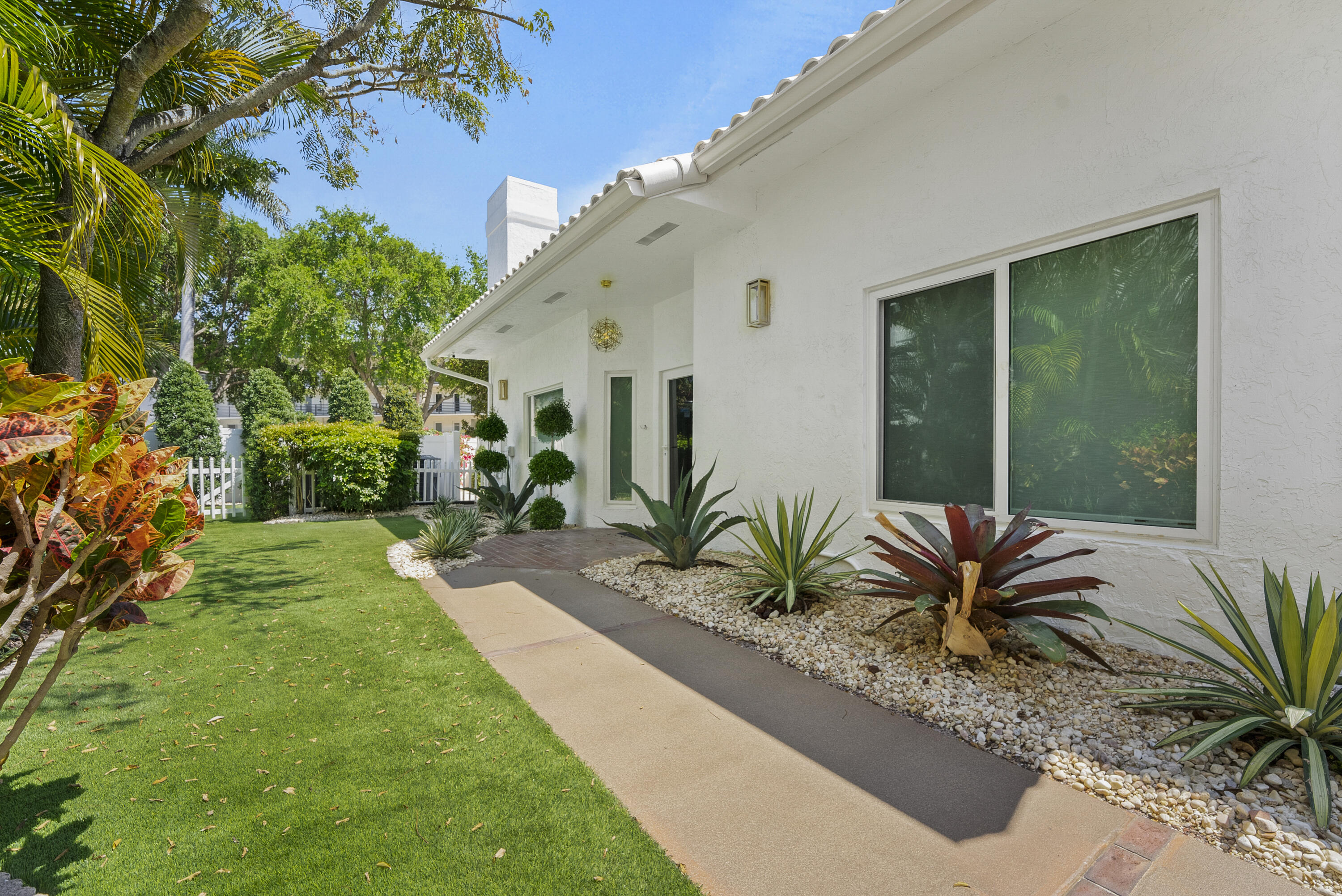 221 Pelican Way