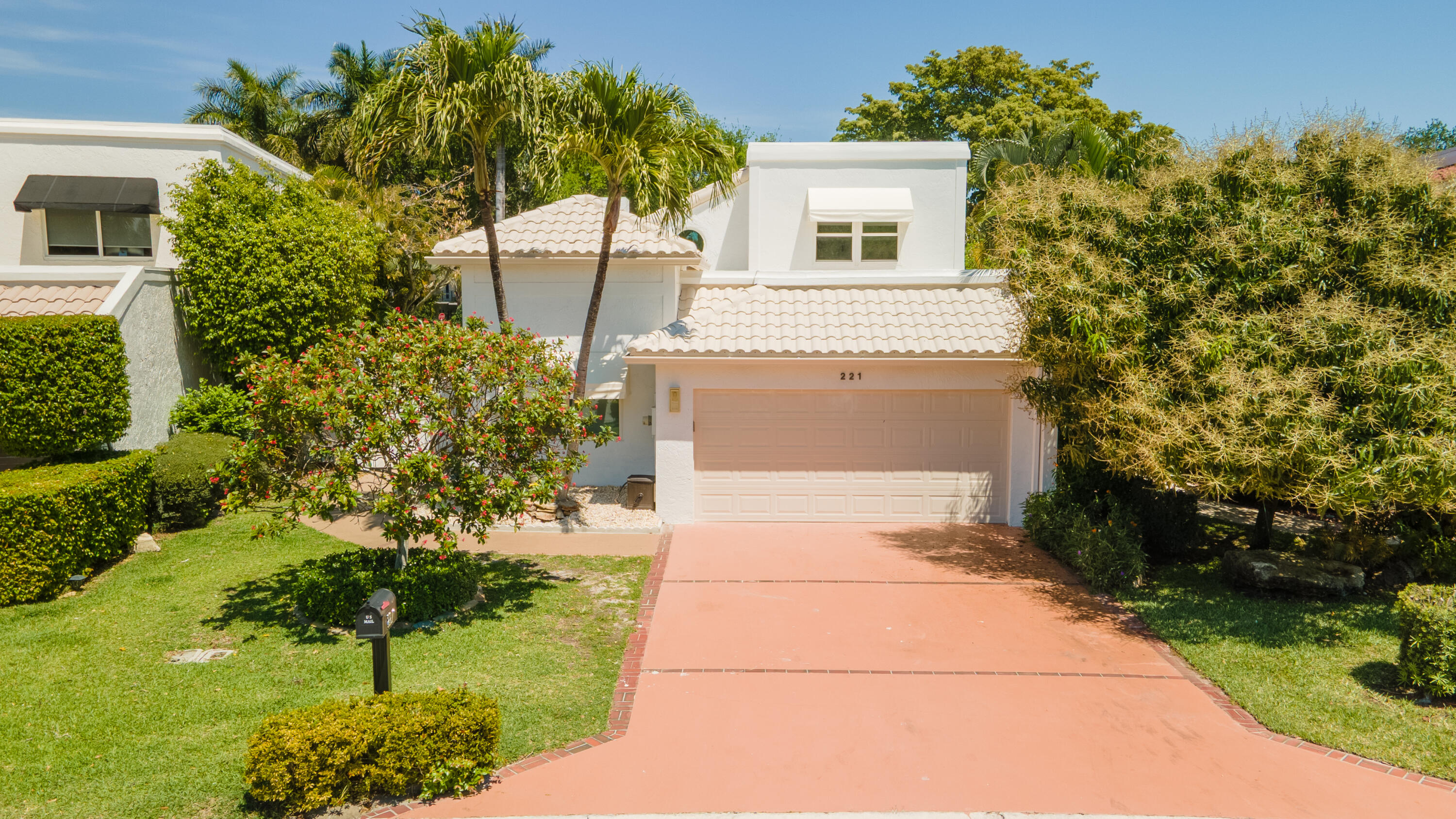 221 Pelican Way