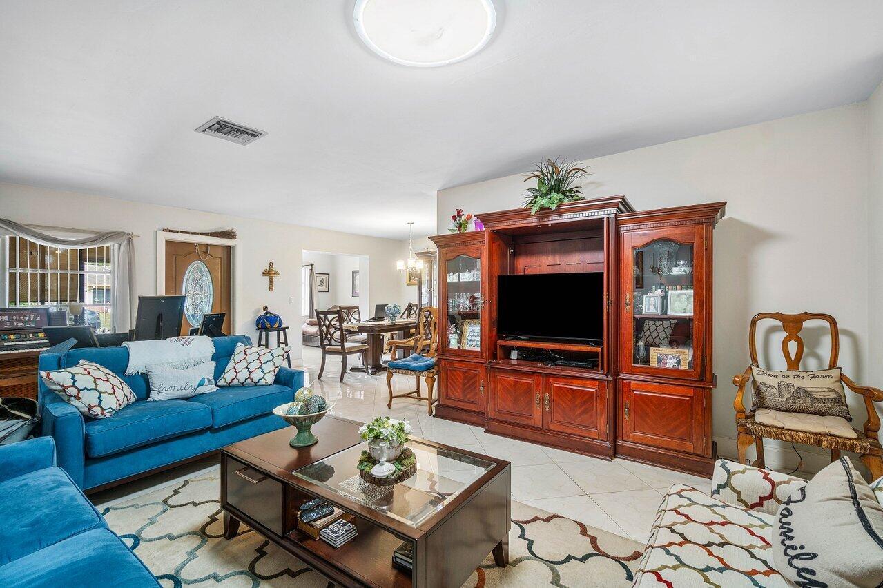 5814 Doris Court