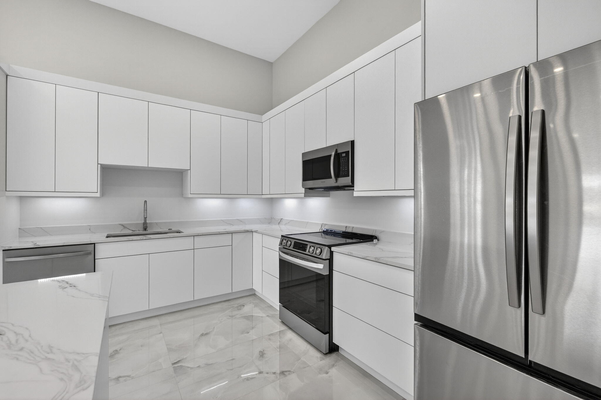 6935 Fairway Lakes Drive