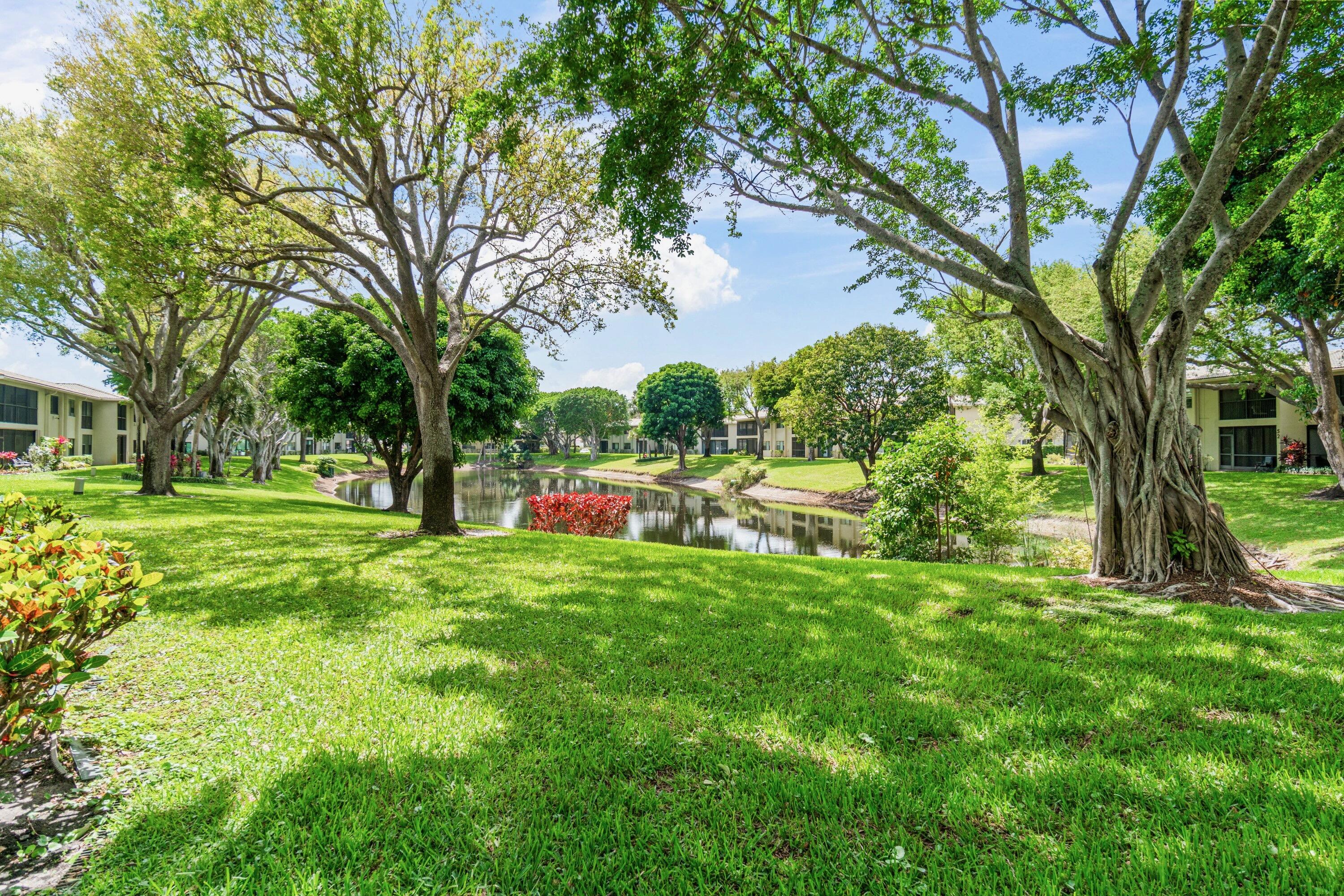 46 Stratford Lane W D