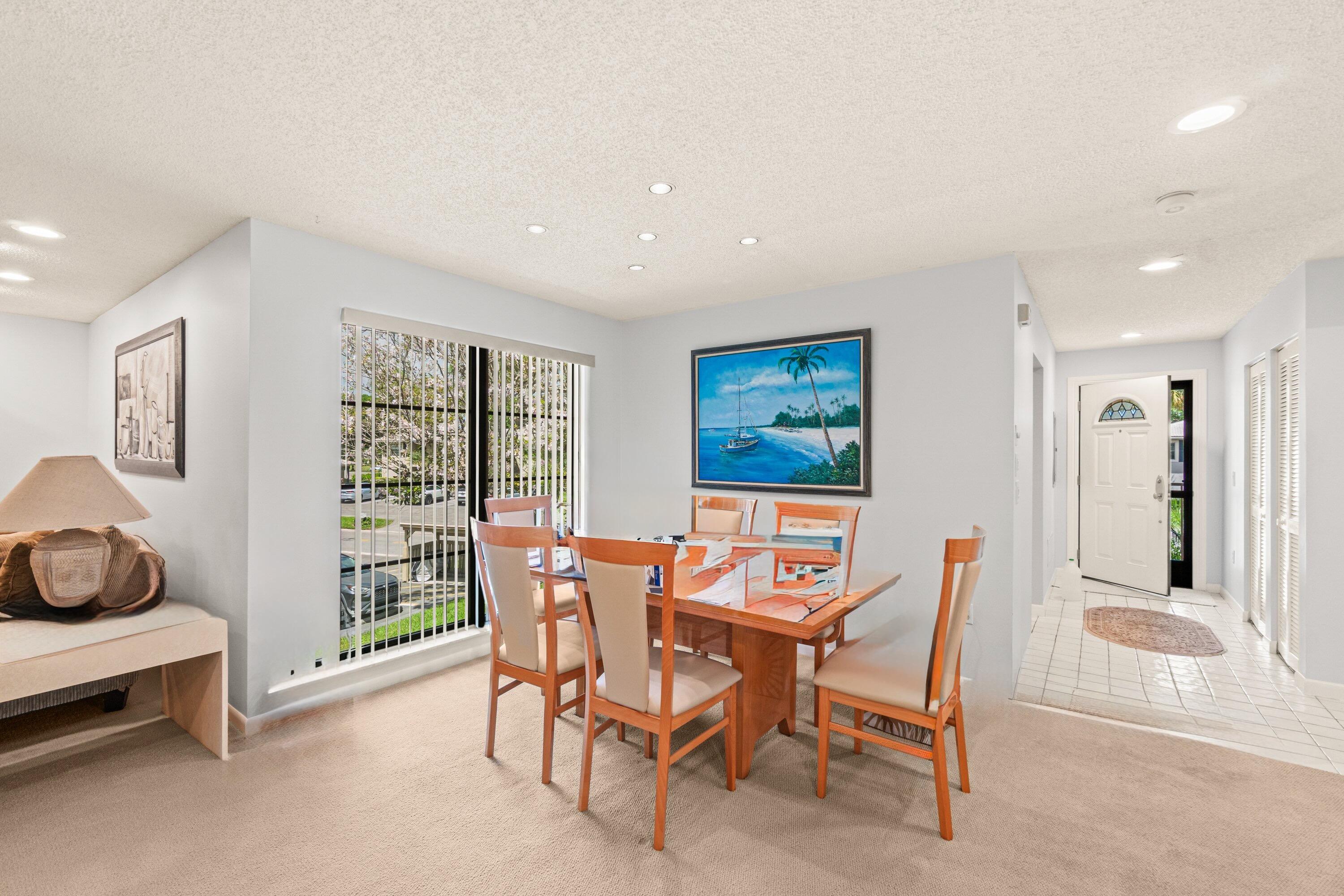 46 Stratford Lane W D