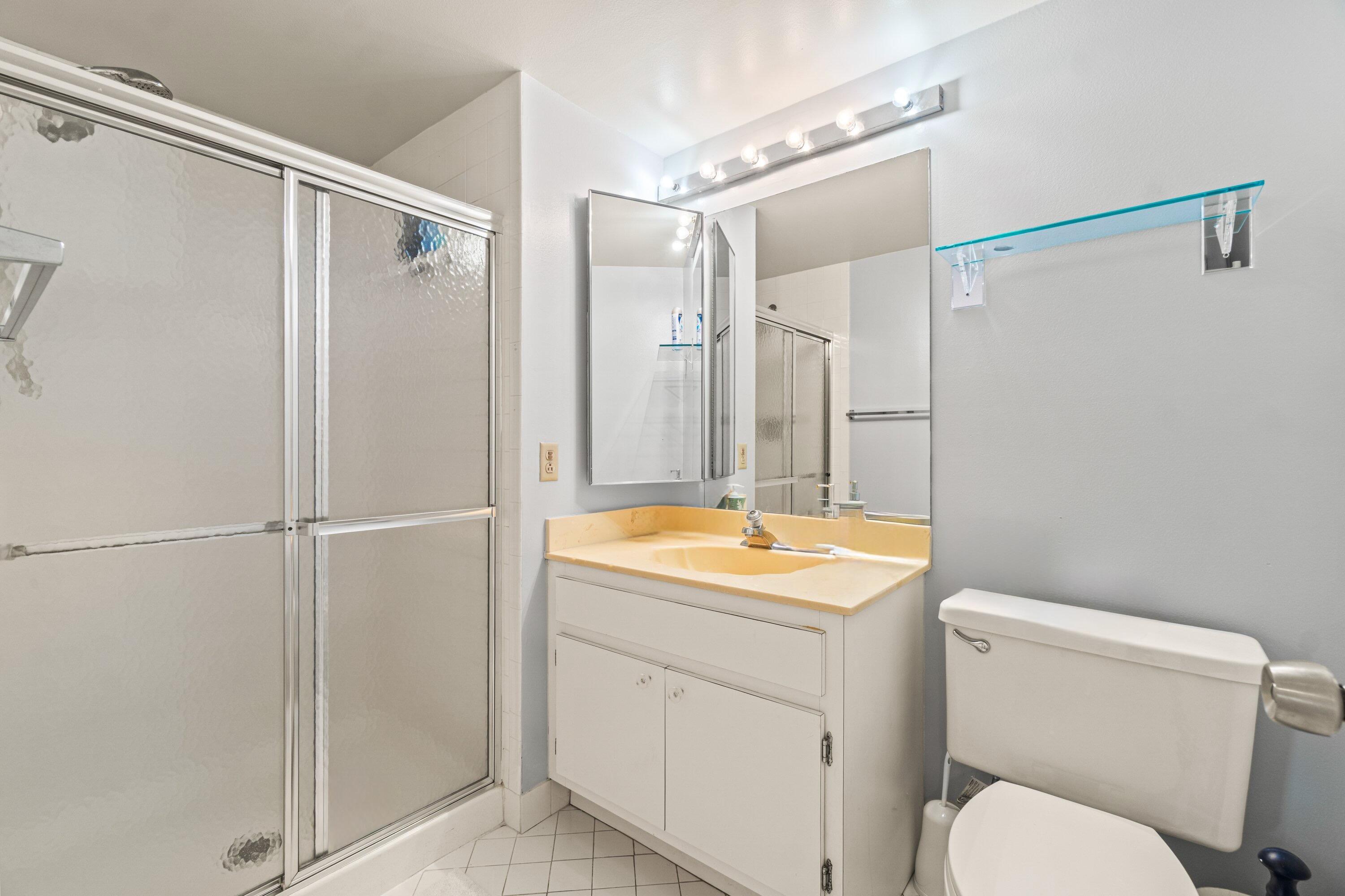 46 Stratford Lane W D