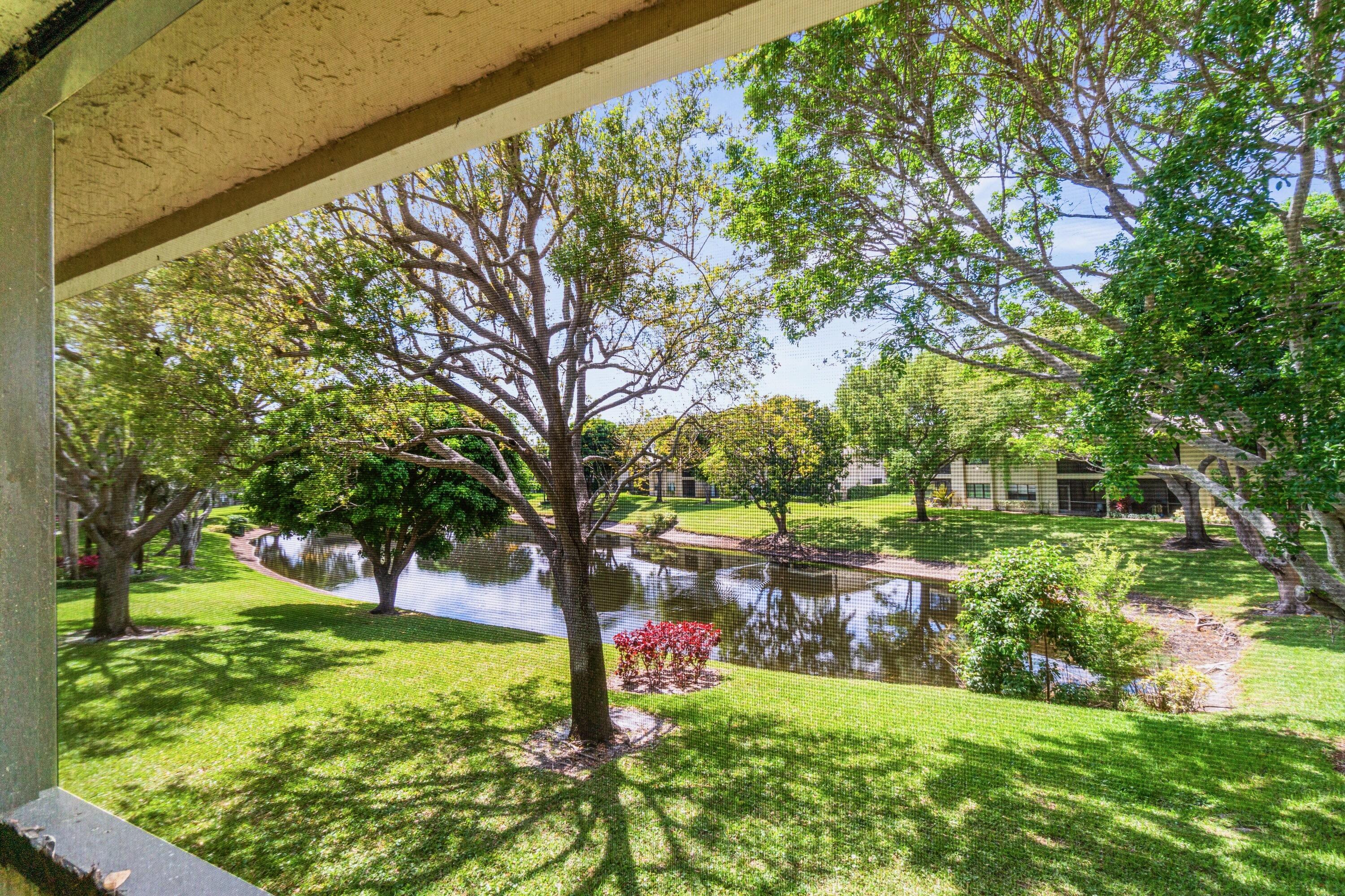 46 Stratford Lane W D