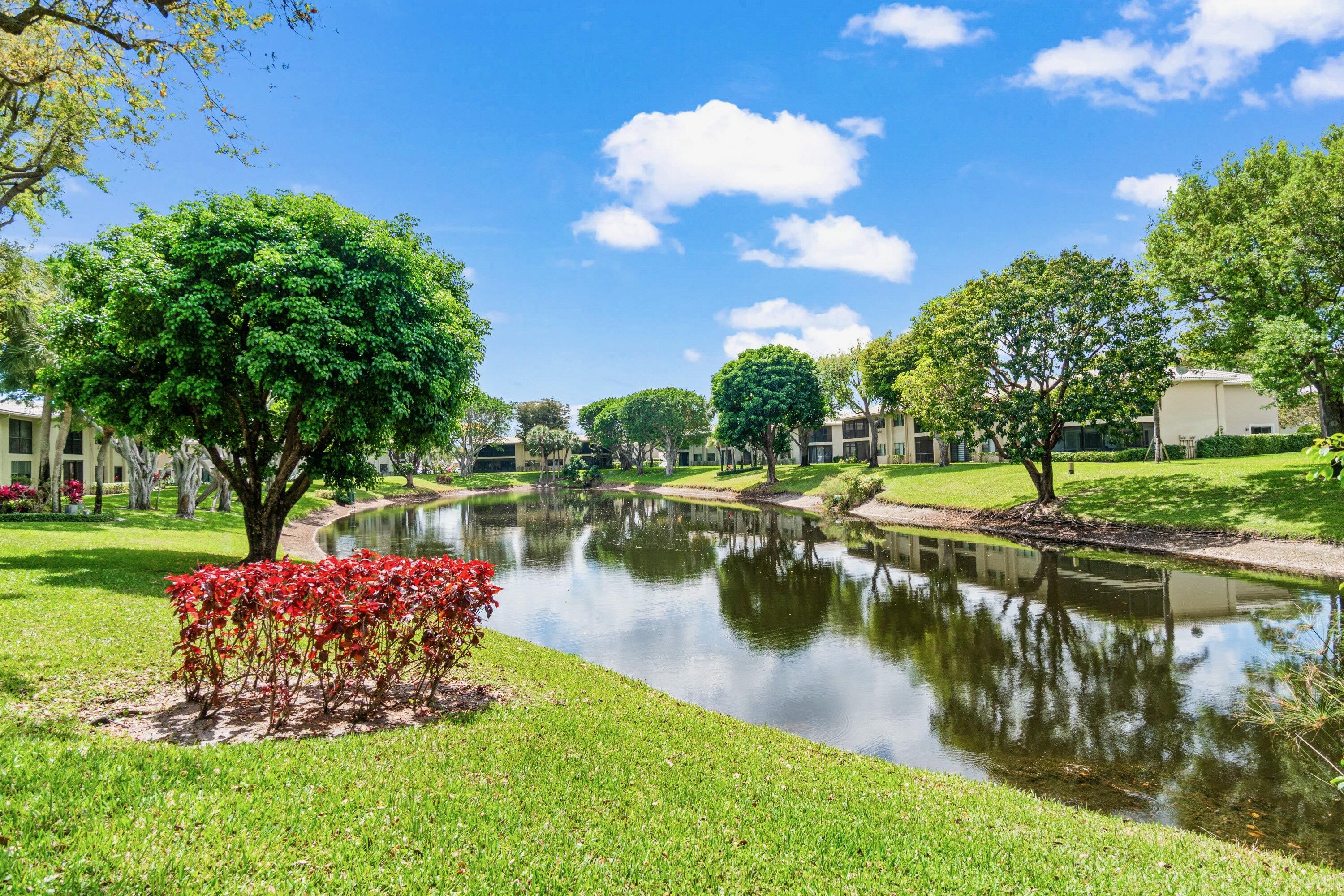 46 Stratford Lane W D