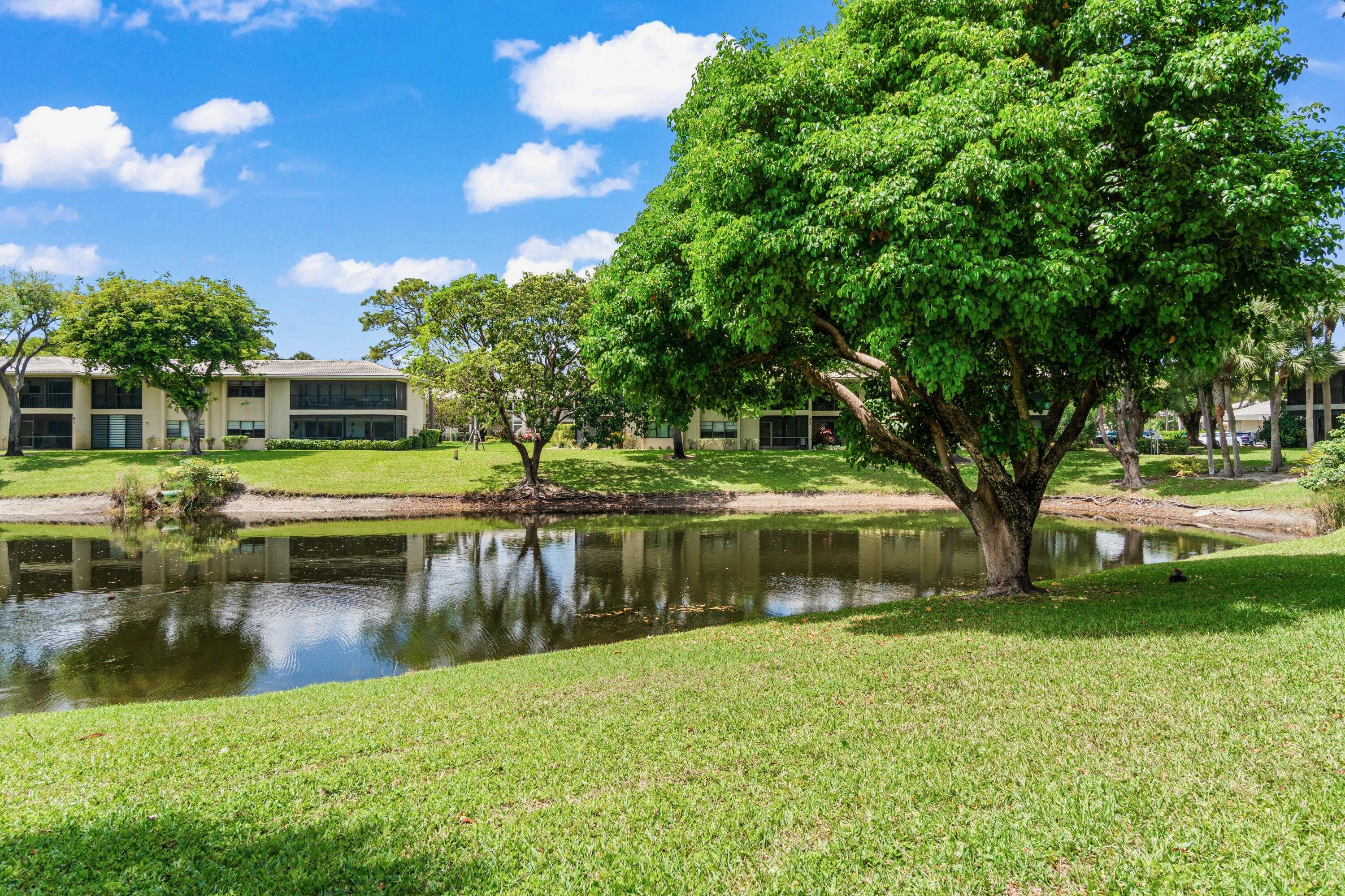 46 Stratford Lane W D