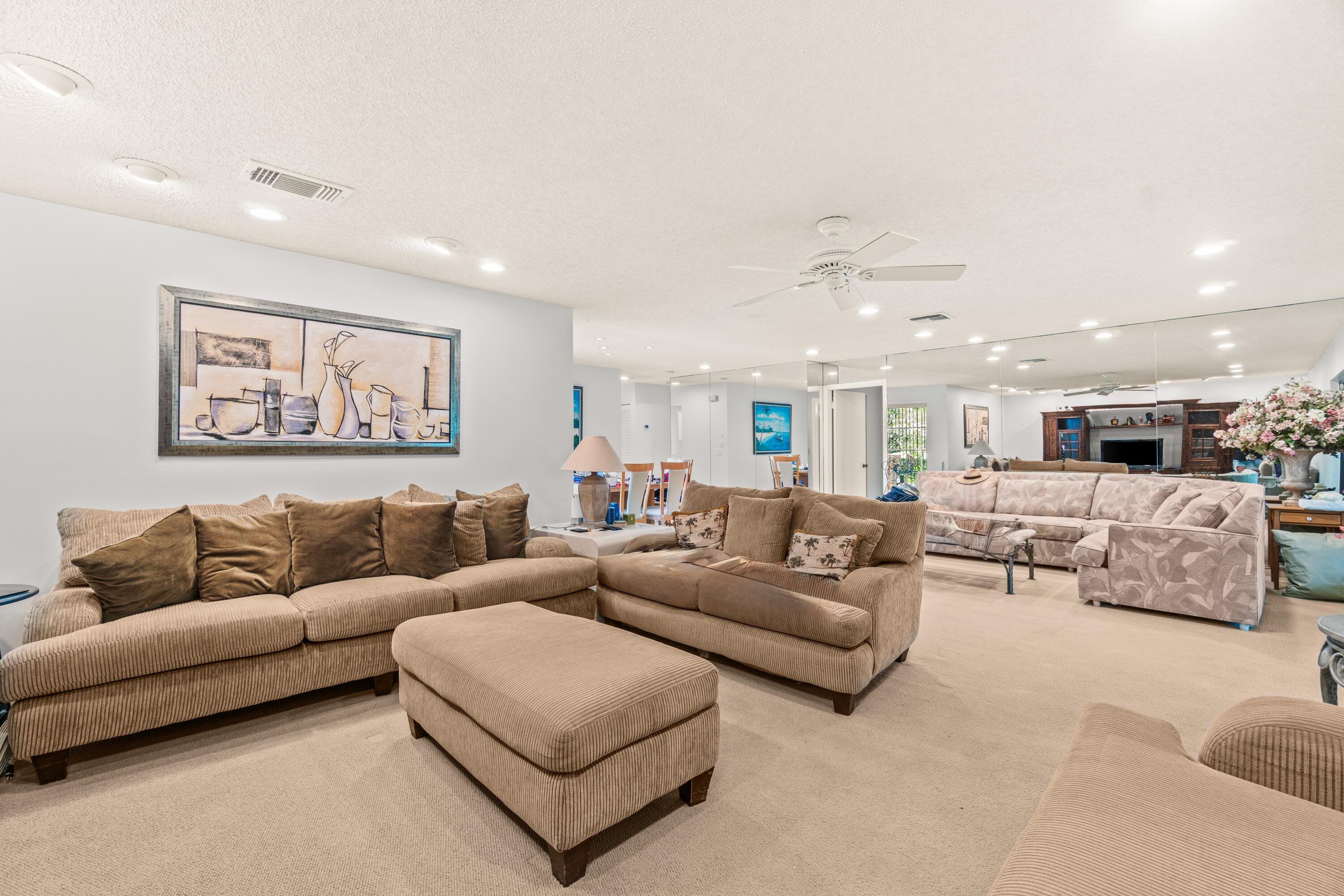 46 Stratford Lane W D