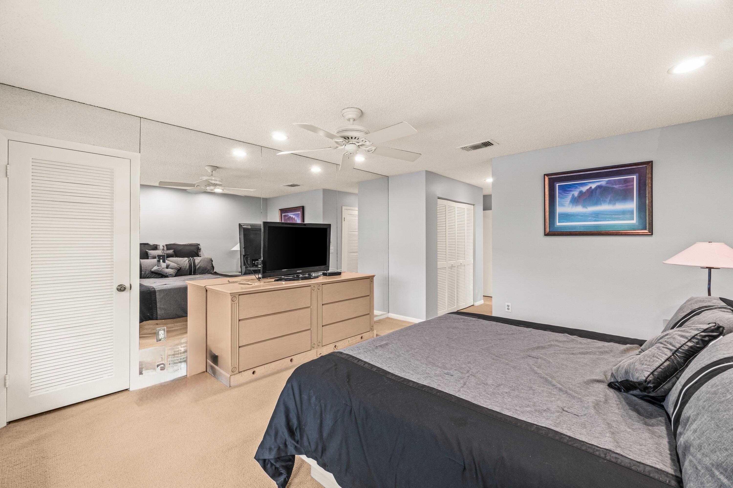 46 Stratford Lane W D