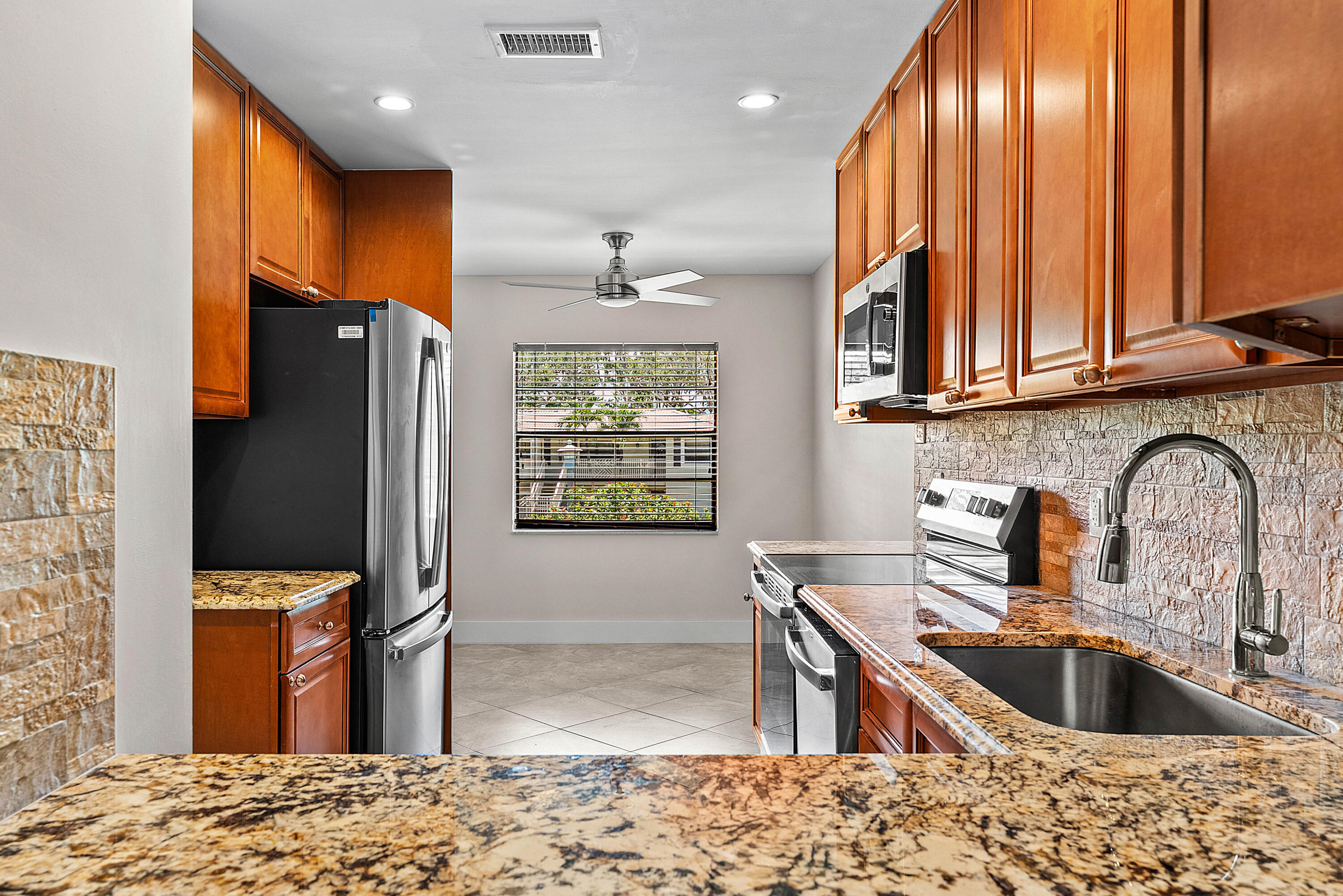 24 Stratford Drive E Unit F