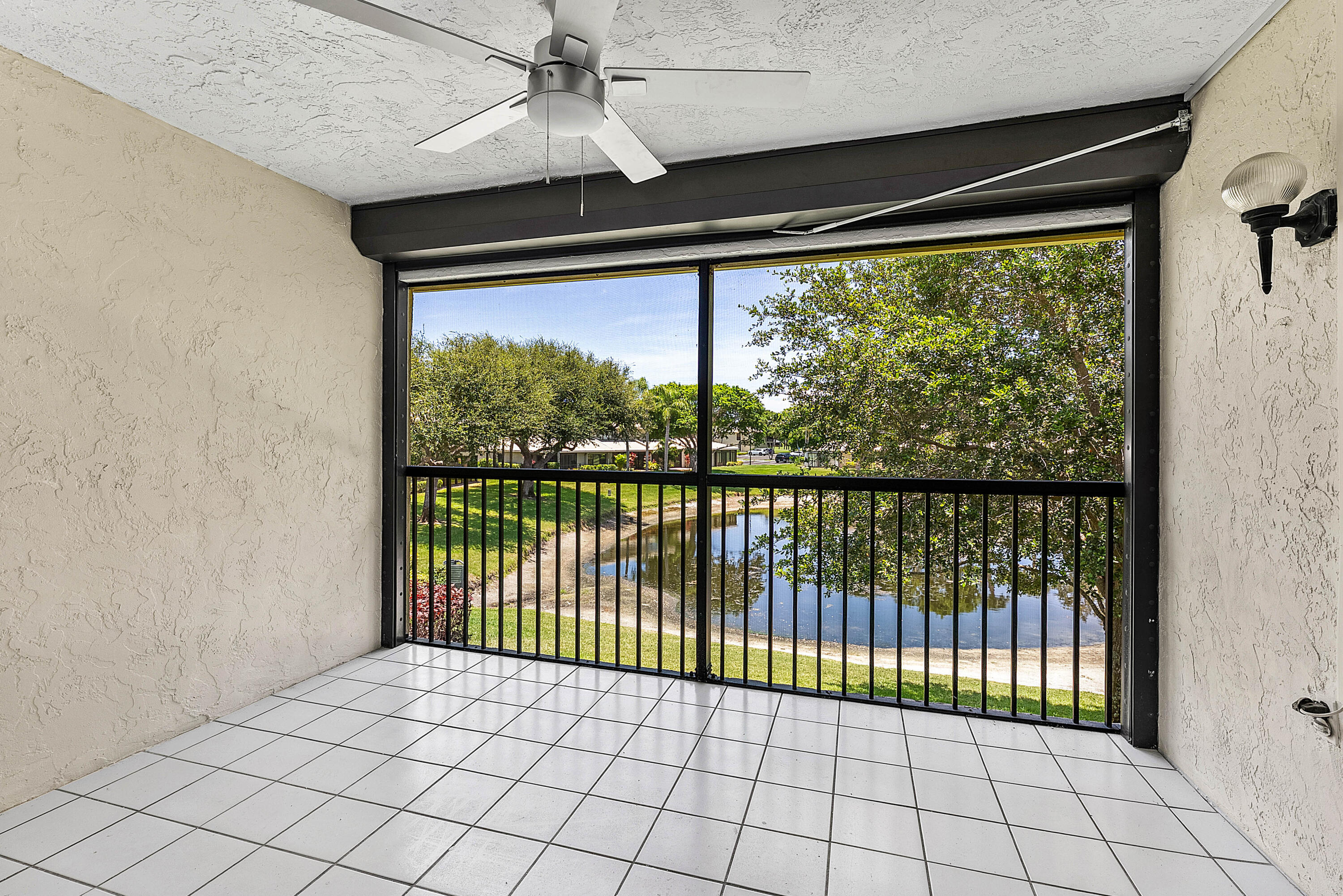 24 Stratford Drive E Unit F