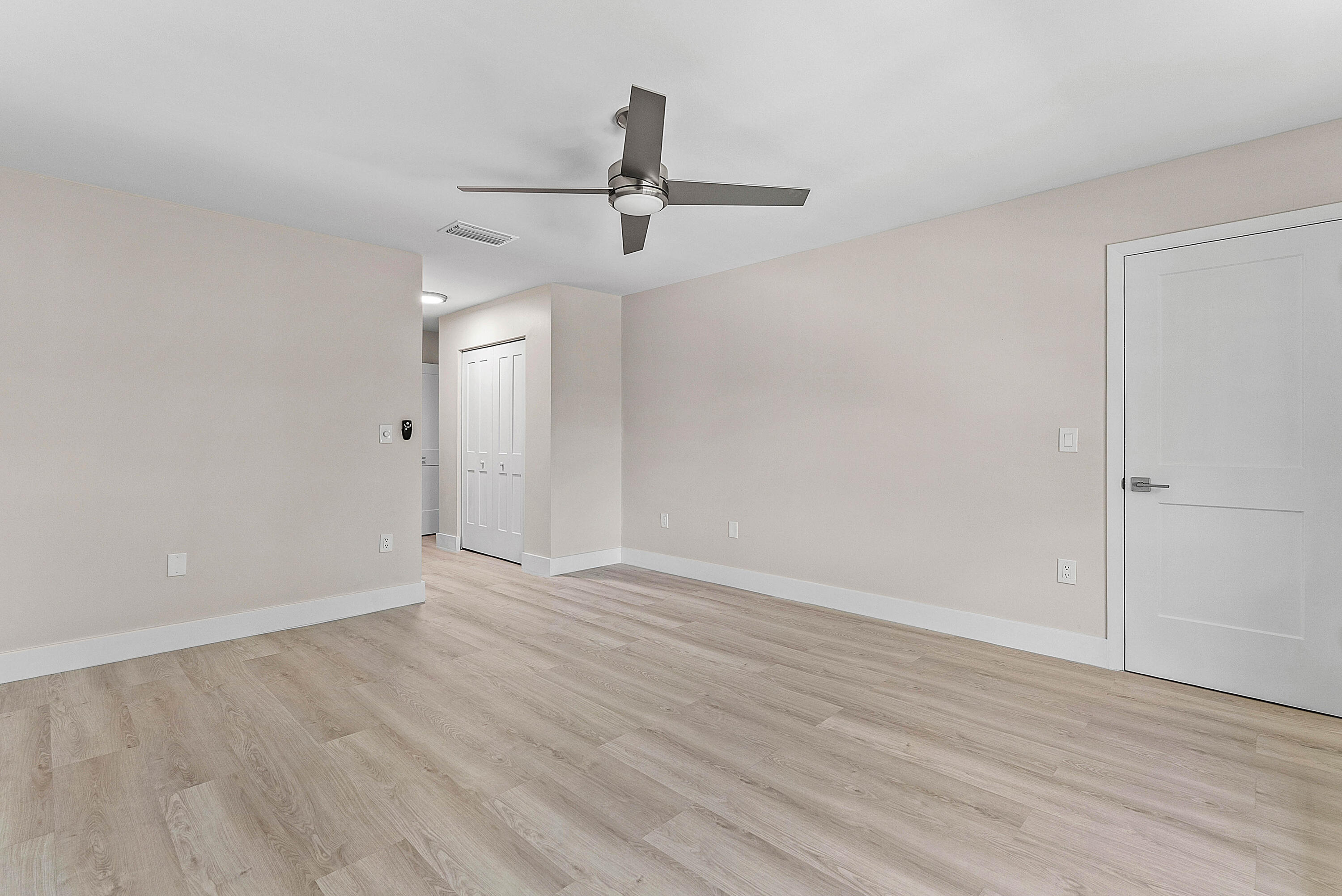 24 Stratford Drive E Unit F
