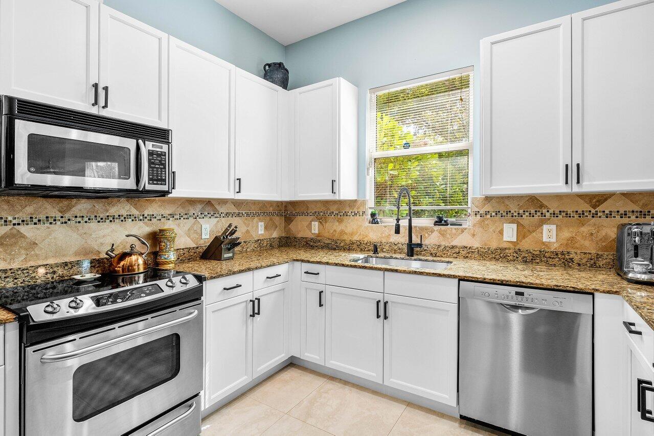 1875 Highland Grove Drive