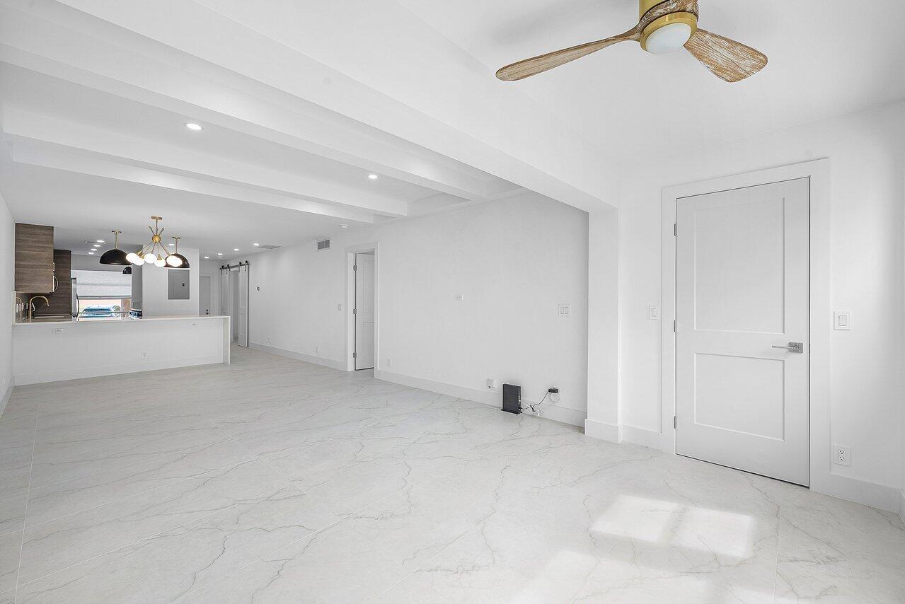 1541 NW 20th Avenue 101