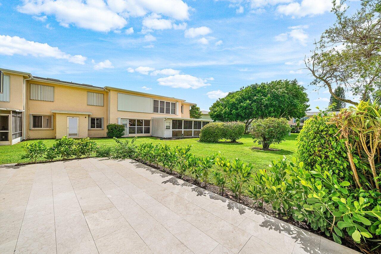 1541 NW 20th Avenue 101