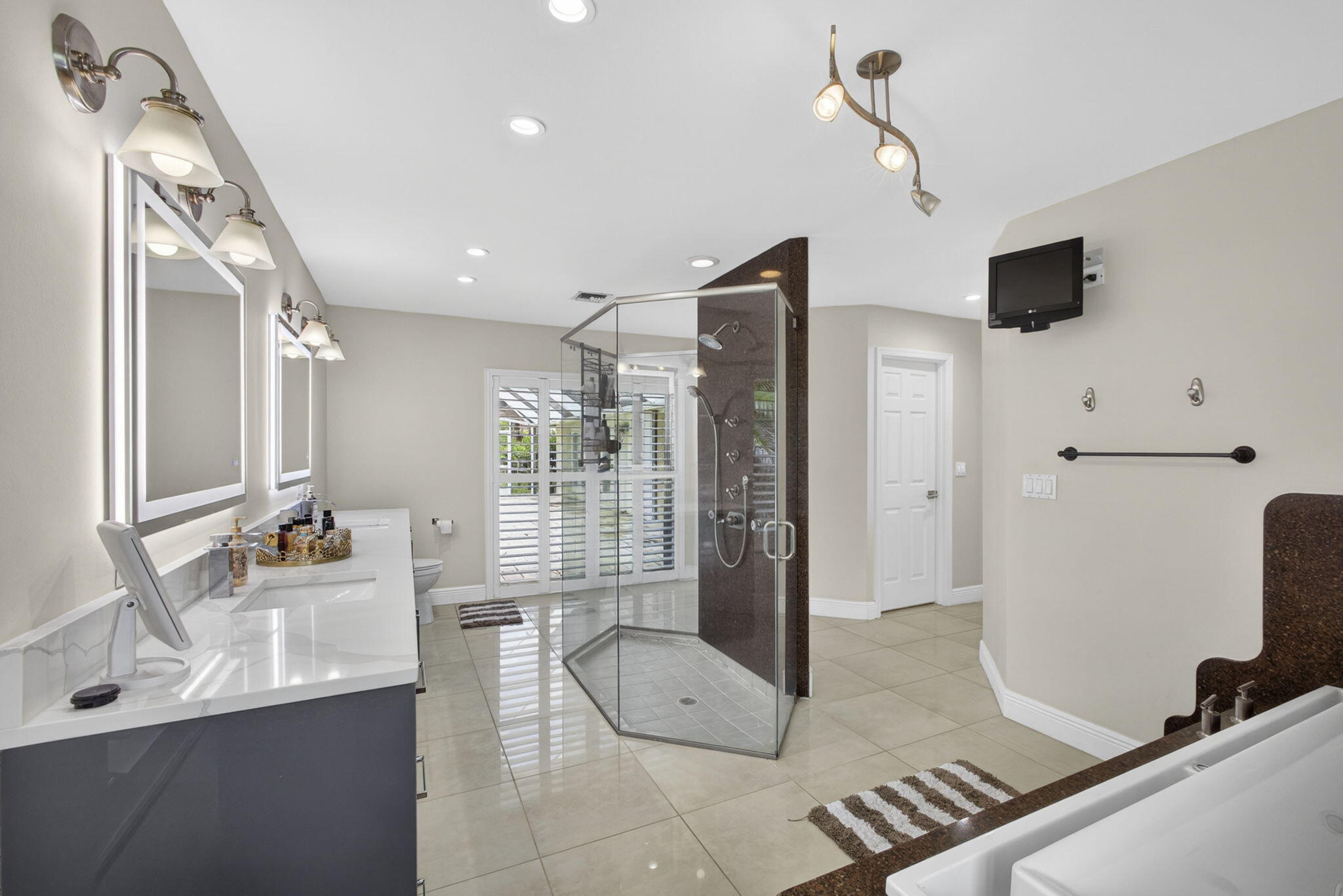 5463 Sea Biscuit Road
