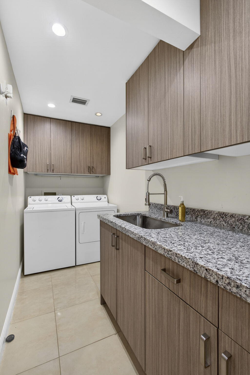 5463 Sea Biscuit Road