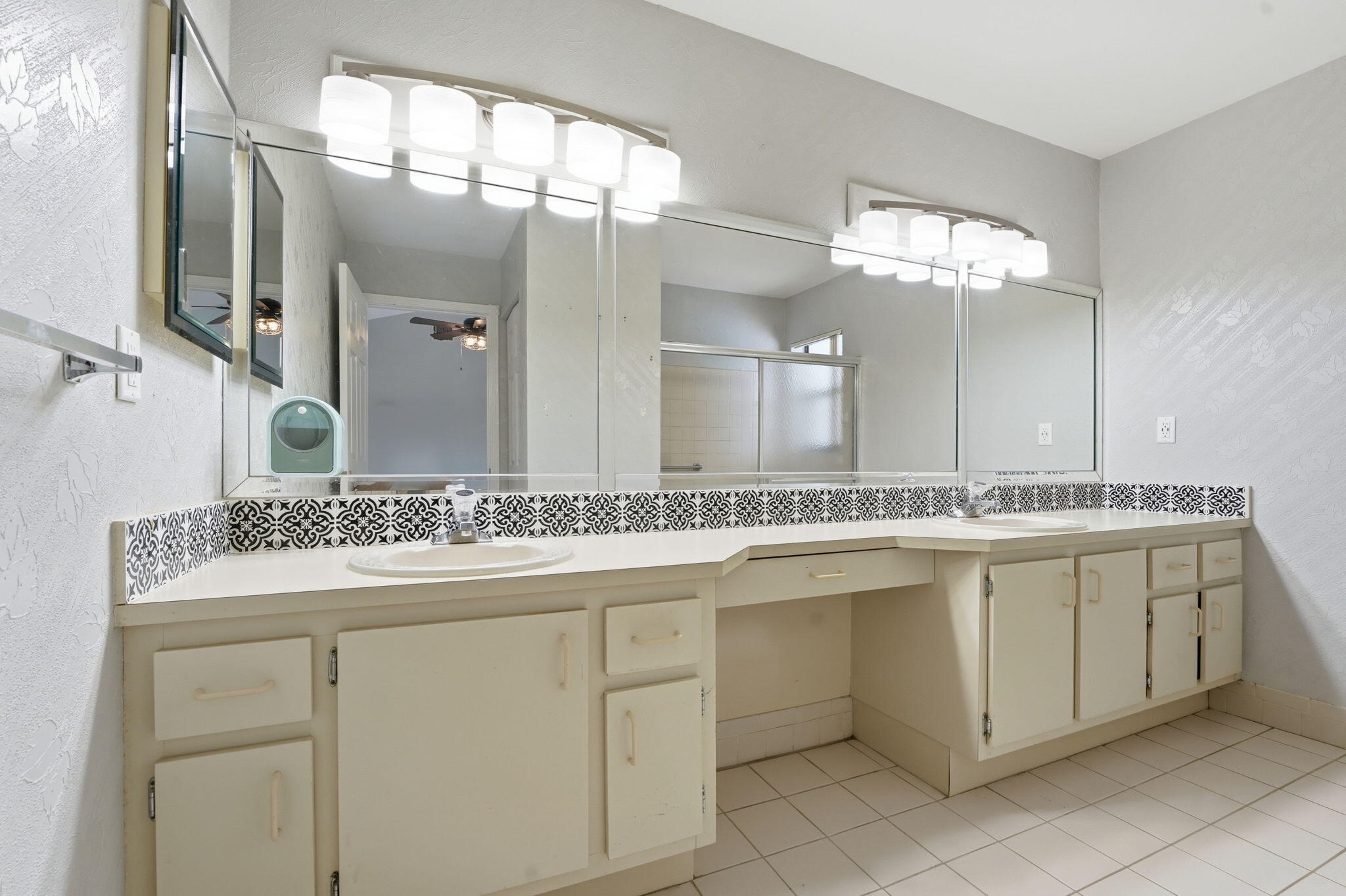 9284 Laurel Green Drive
