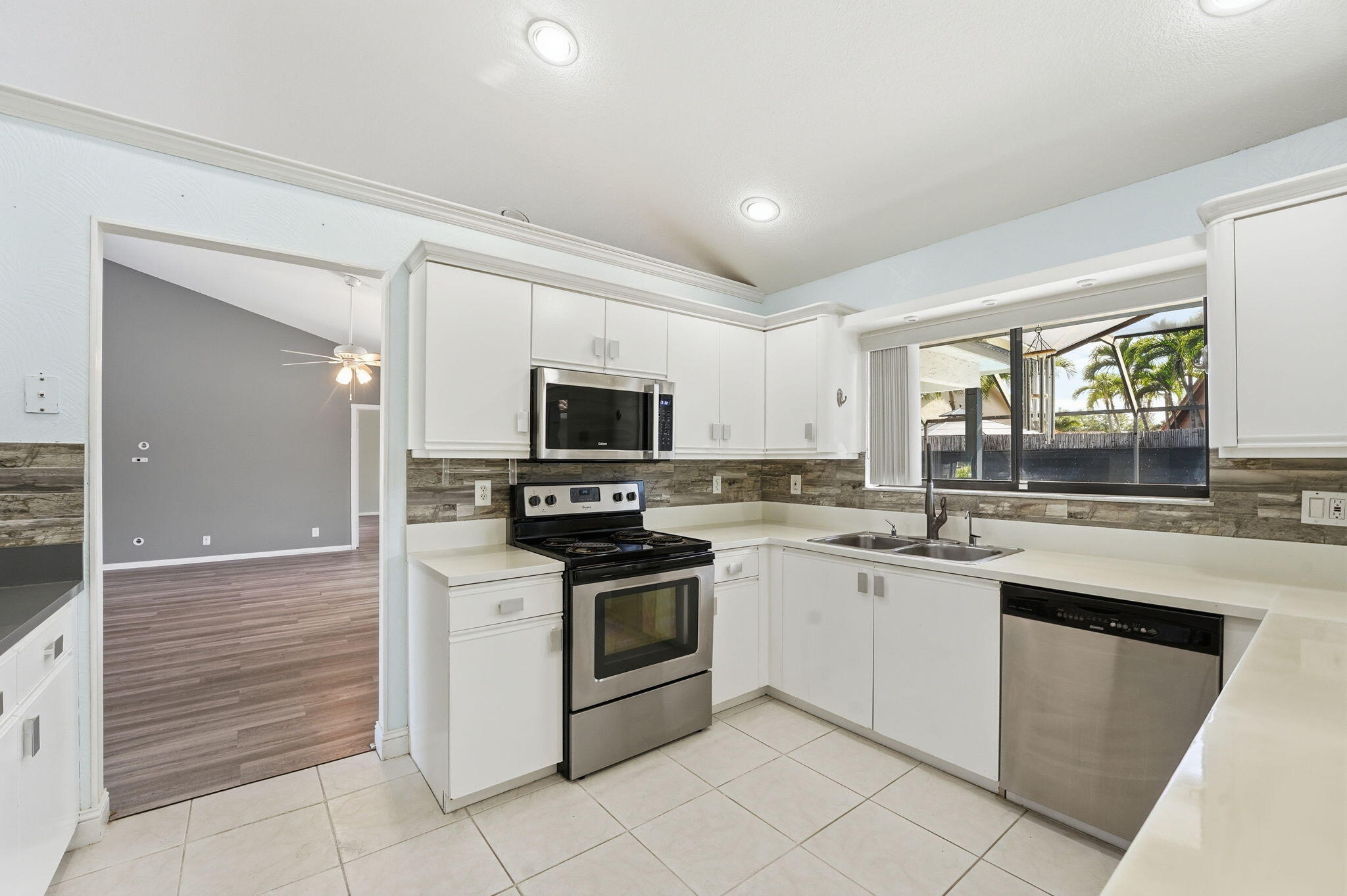 9284 Laurel Green Drive