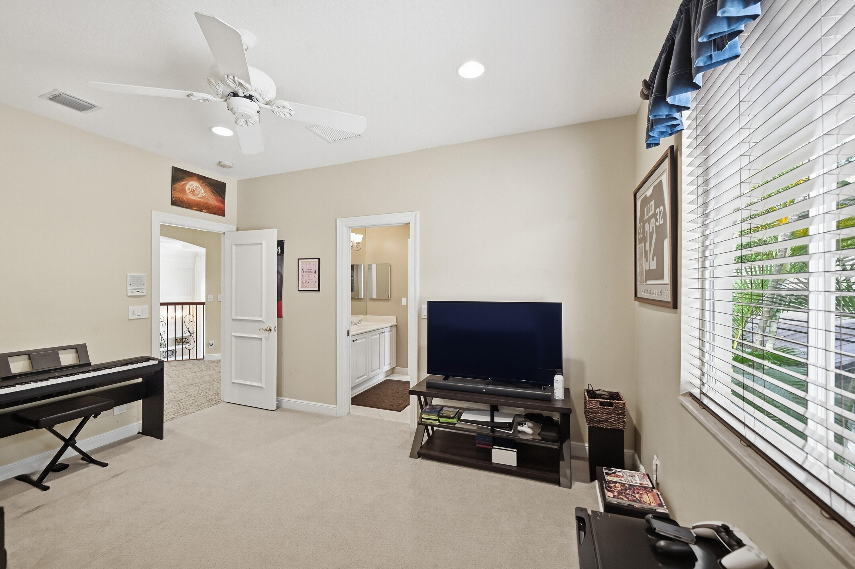 2425 NW 49th Lane