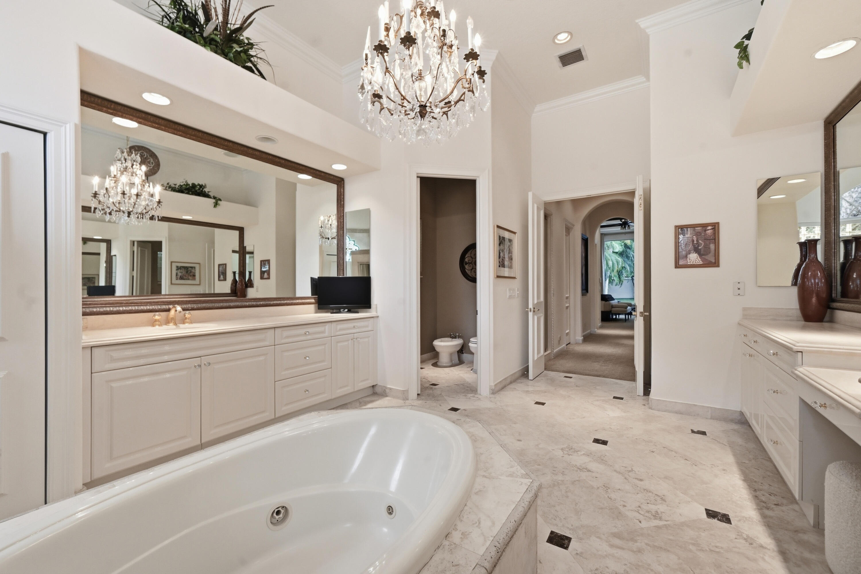 2425 NW 49th Lane