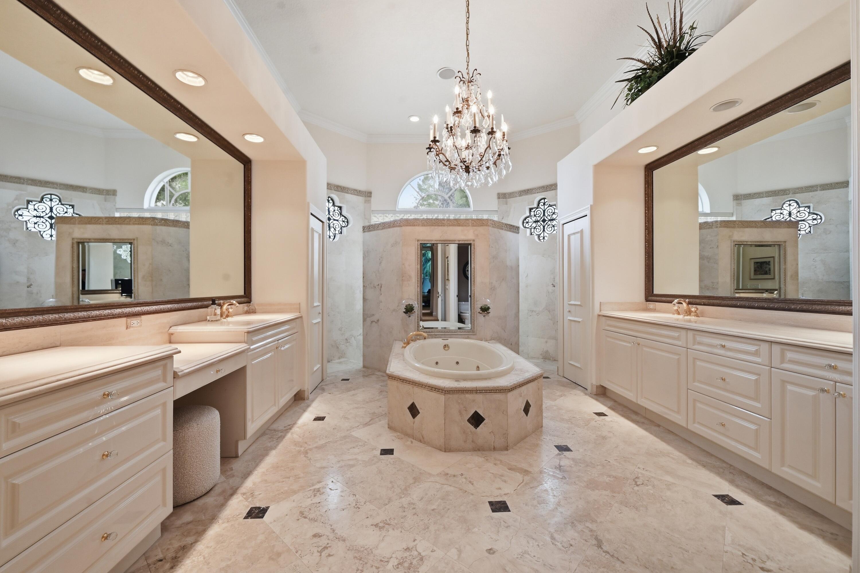 2425 NW 49th Lane