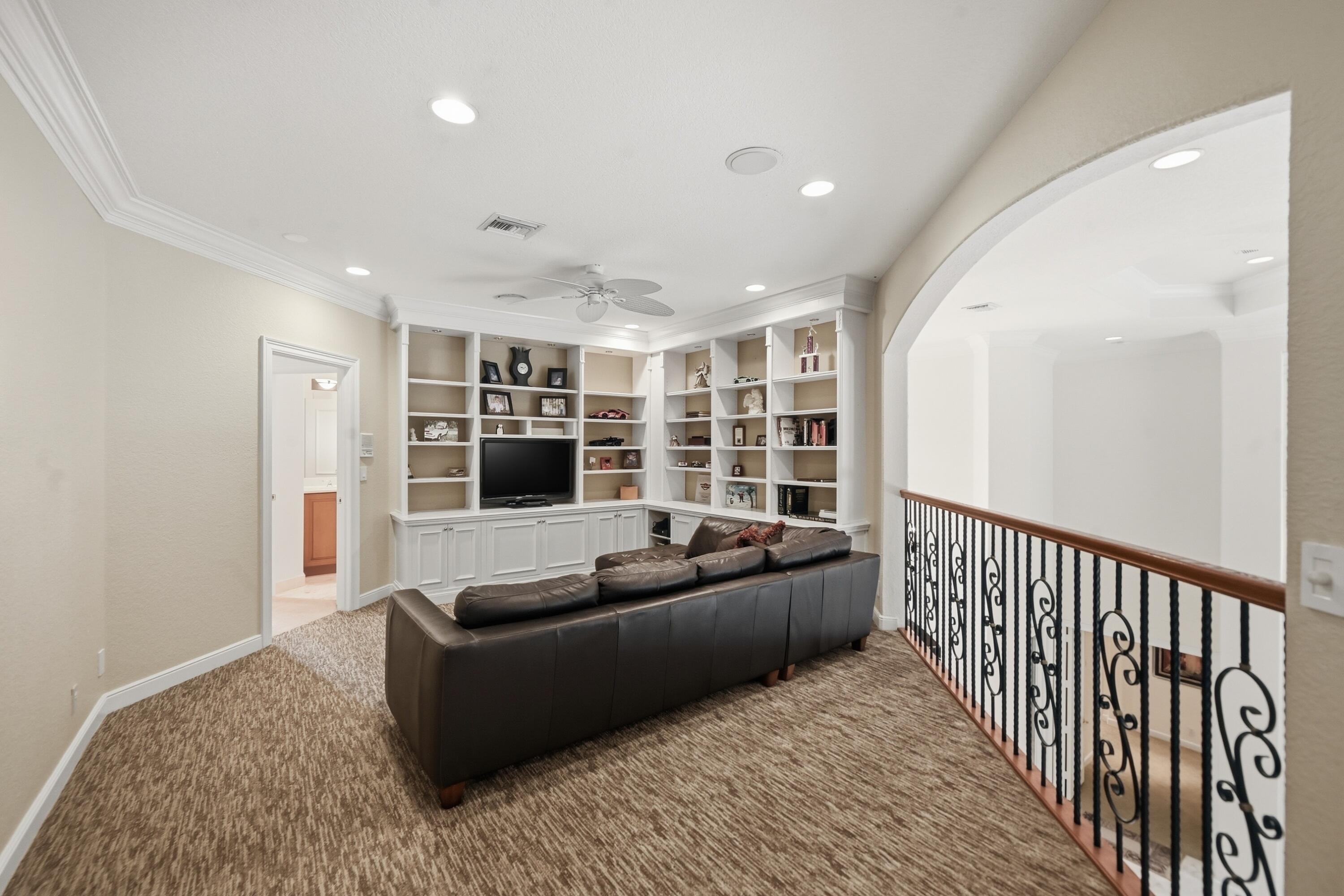 2425 NW 49th Lane