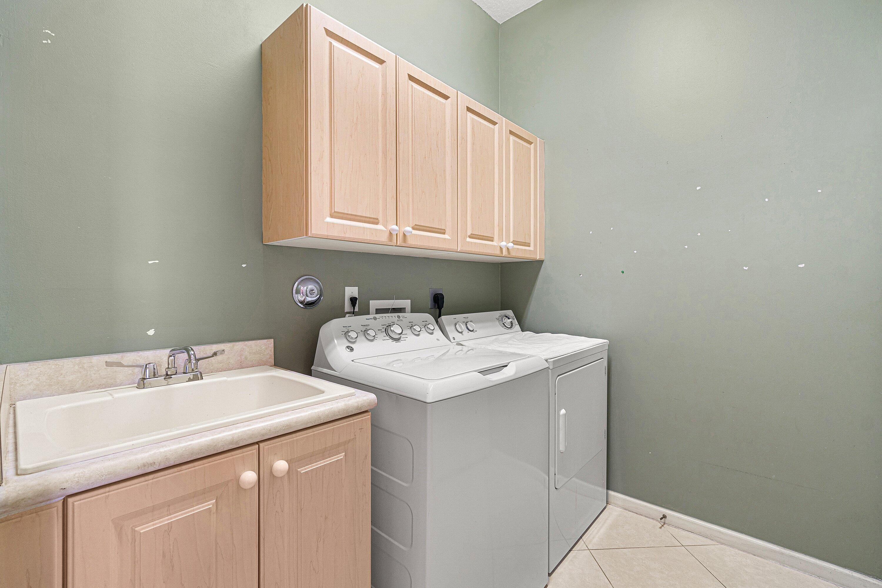 13063 Salinas Point Way
