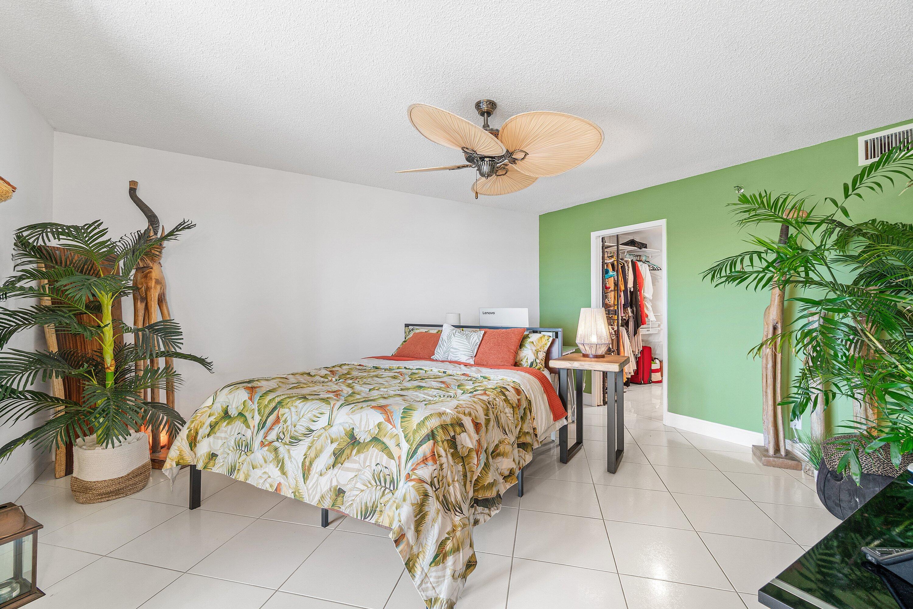 7360 S Oriole Boulevard 801
