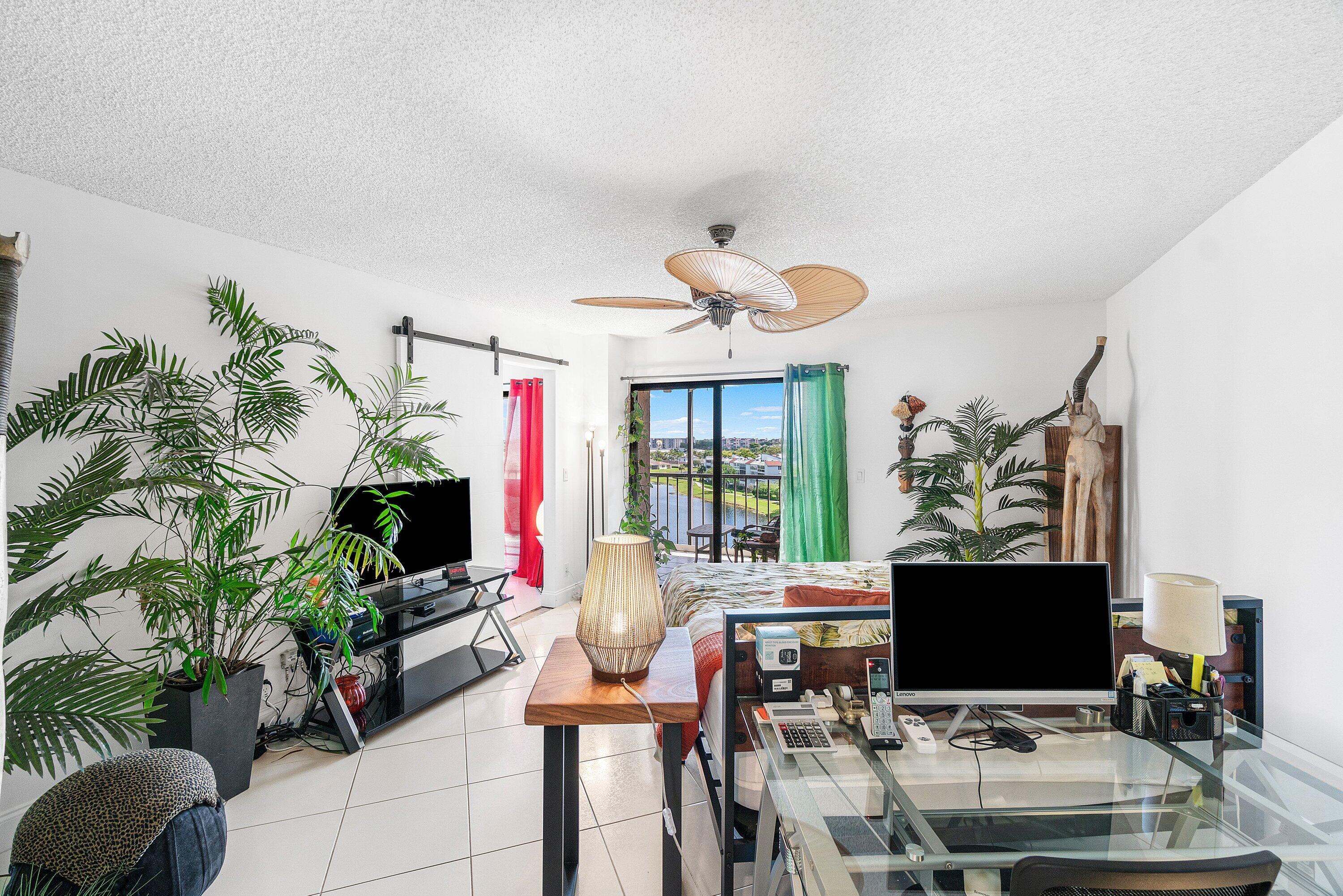 7360 S Oriole Boulevard 801