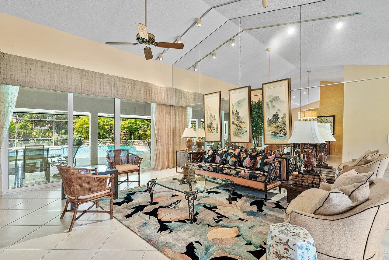 10215 Boca Woods Lane