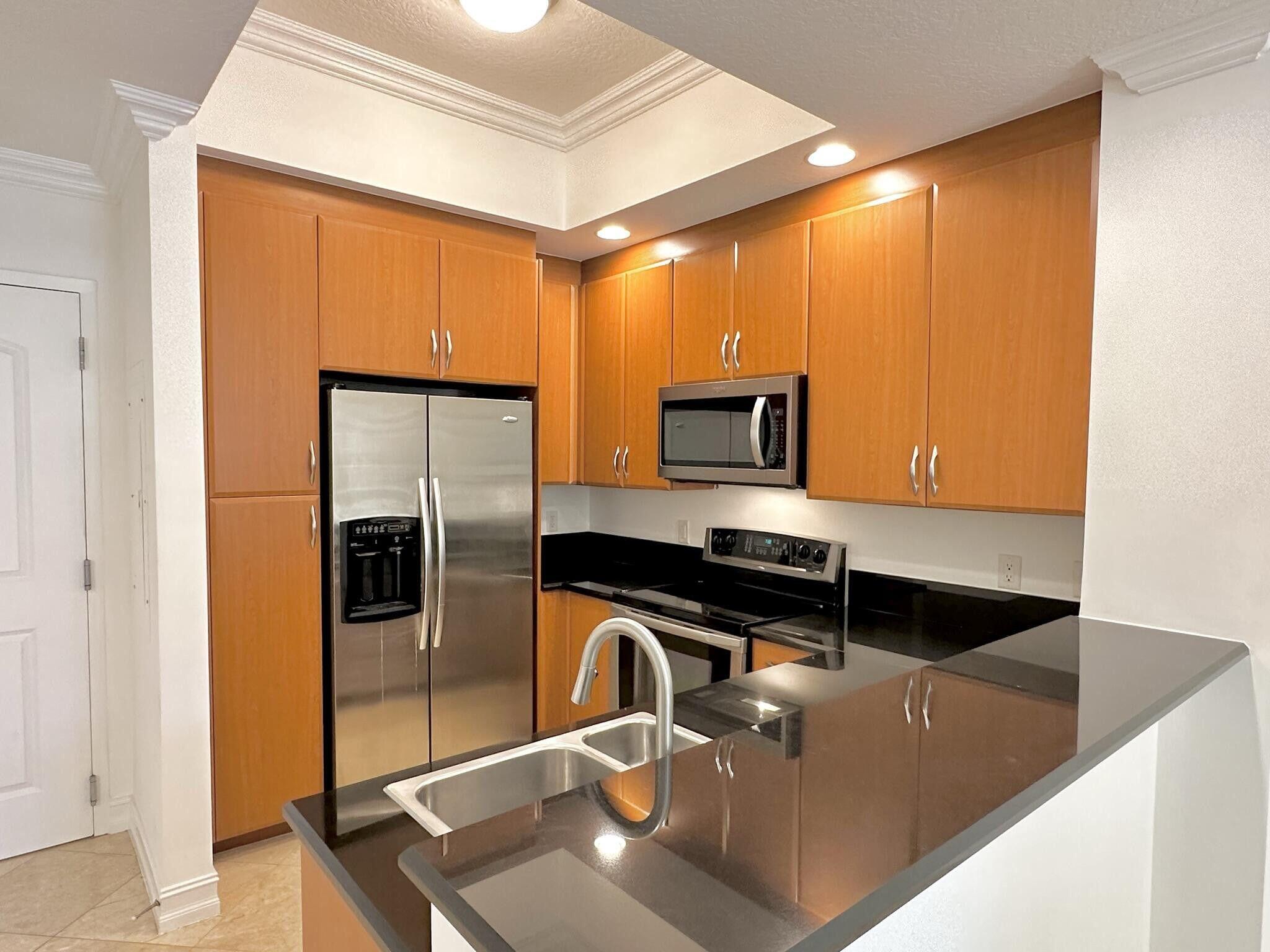 701 S Olive Avenue 1008